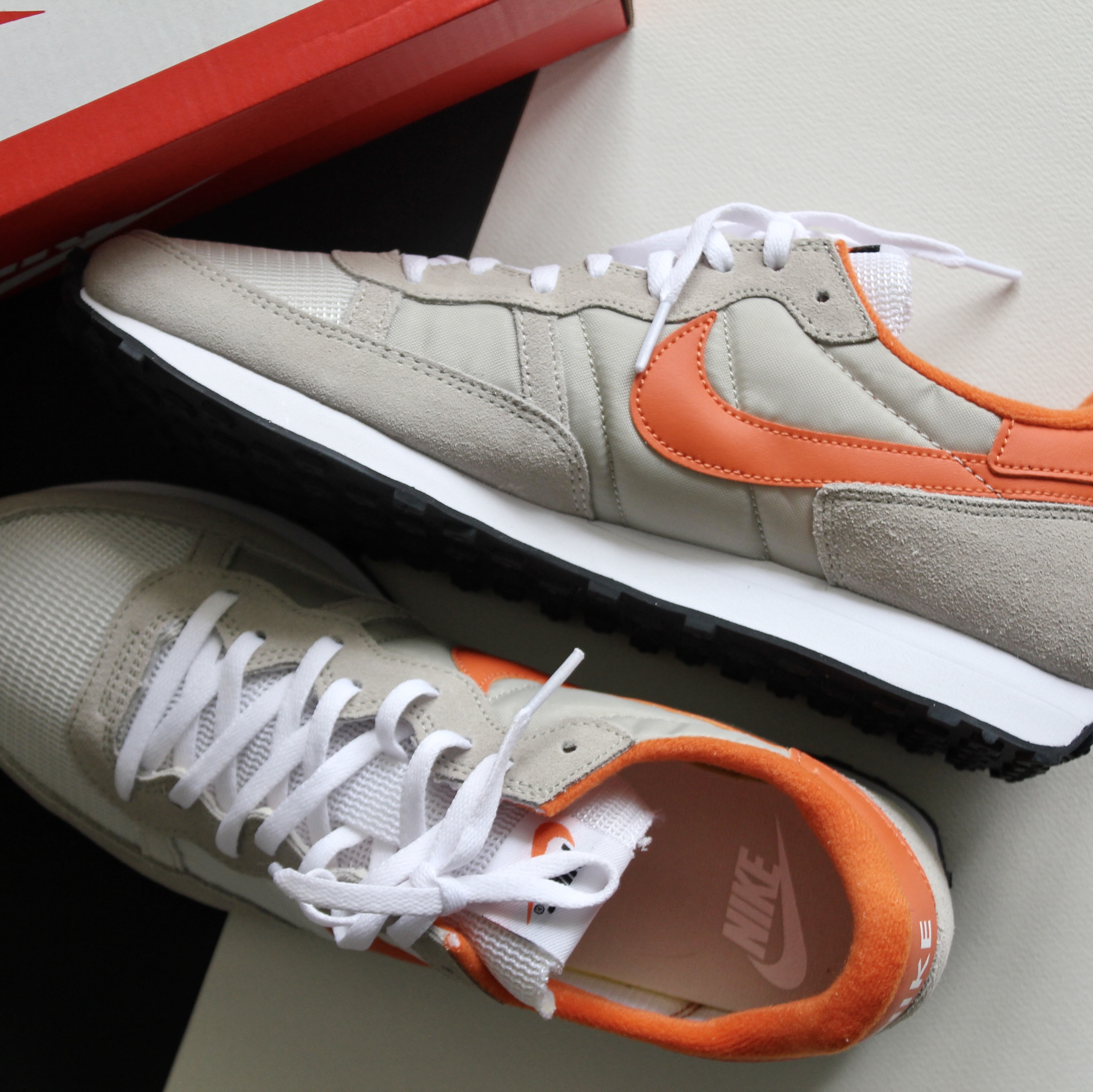 Nike Challenger OG Light Bone Starfish 착용 스타일 - 2