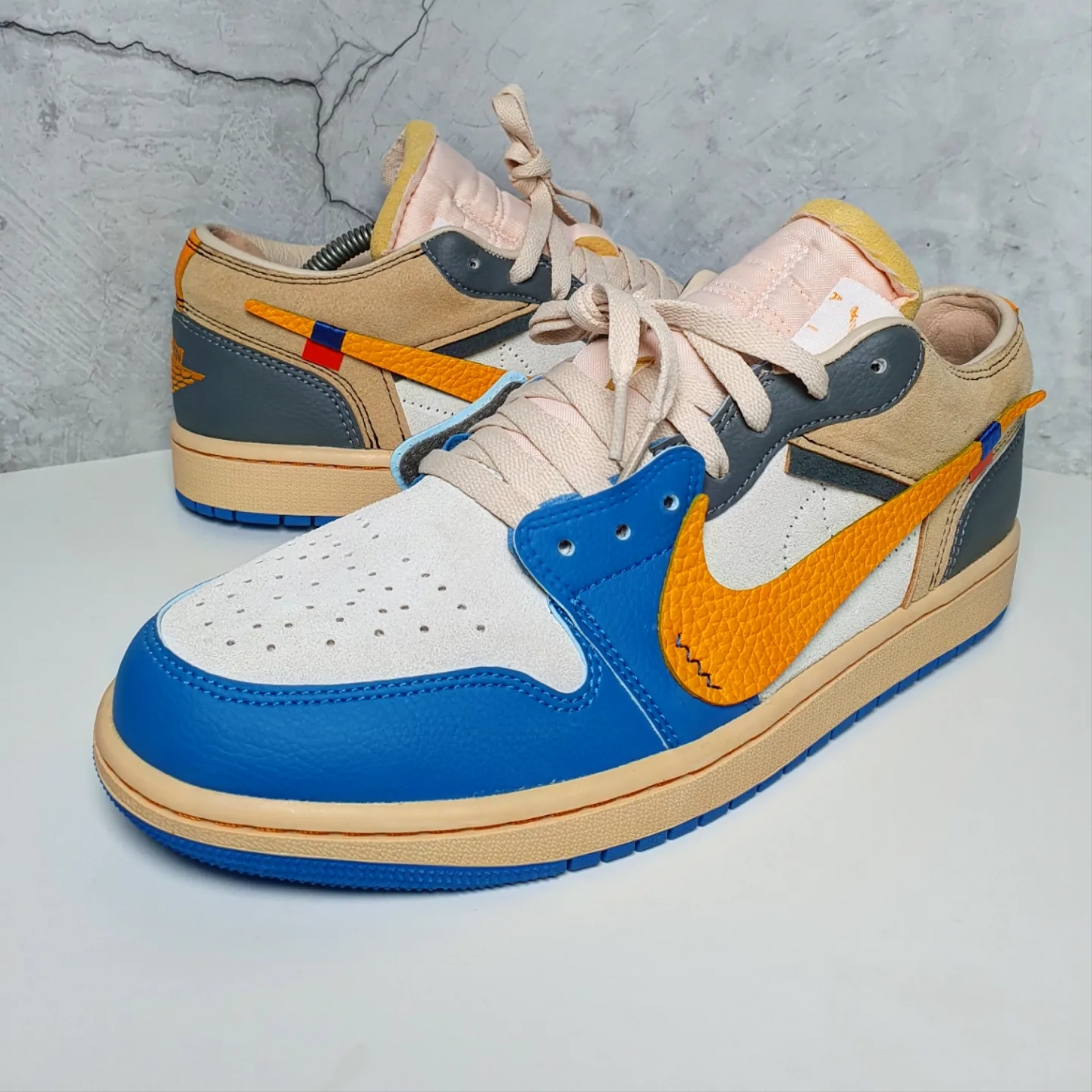 Jordan 1 Low SE Tokyo 96 착용 스타일 - 2