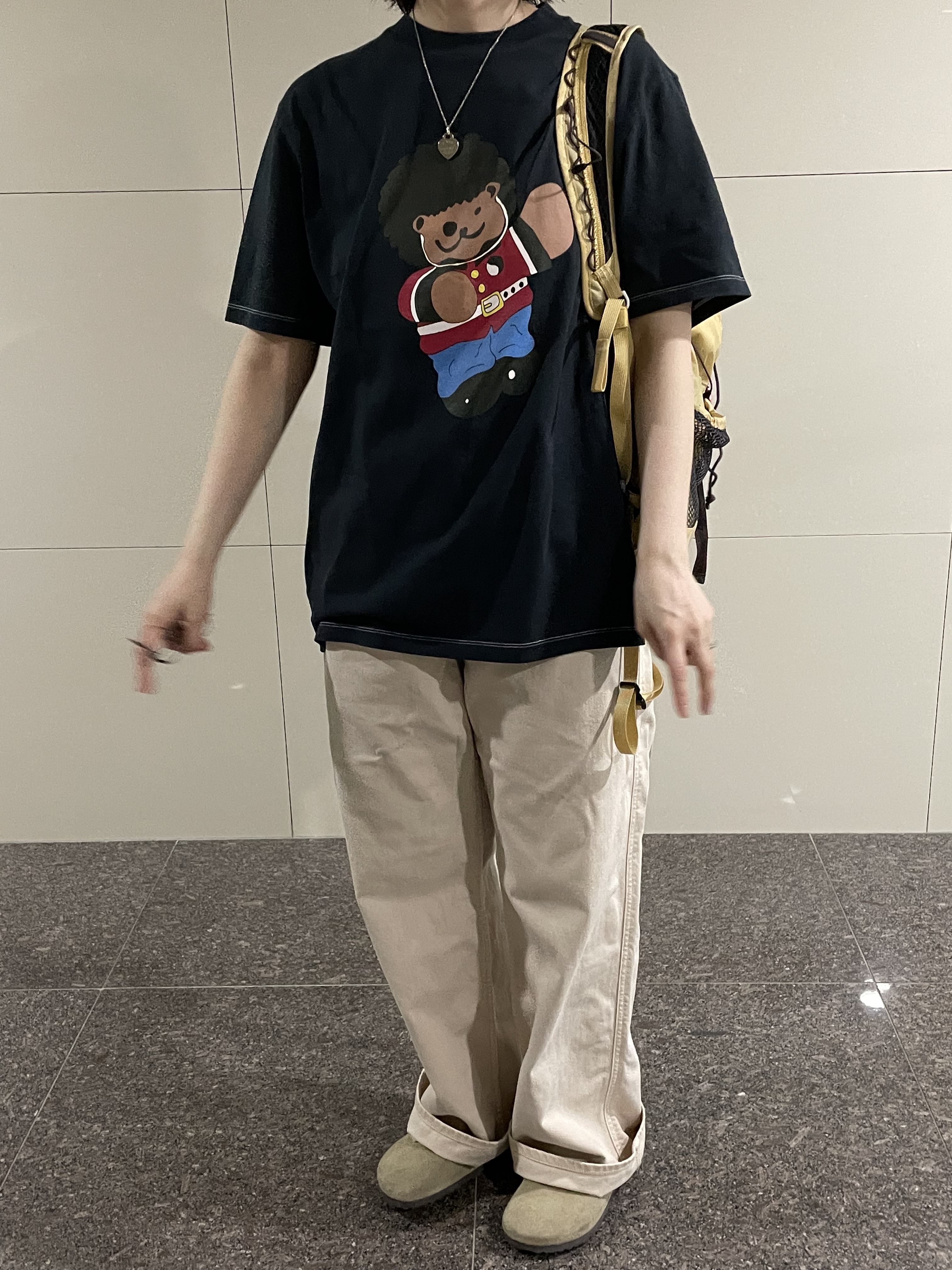Birkenstock Boston Soft Footbed Taupe - Regular, Our Legacy Box T-Shirt London Bear Print Black 착용 스타일 - 2
