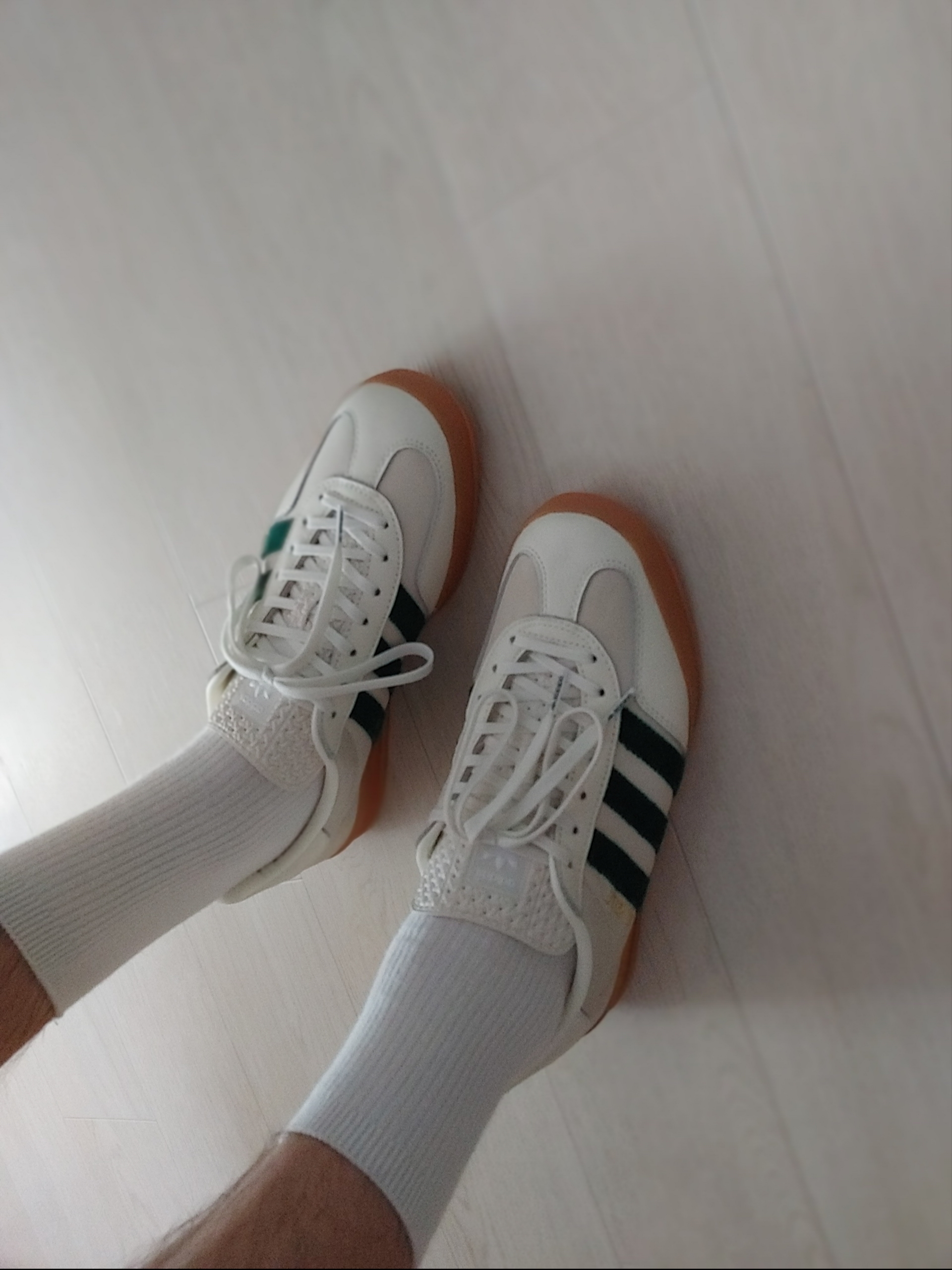 Adidas x Emmi Gazelle Indoor Off White Dark Green 착용 스타일