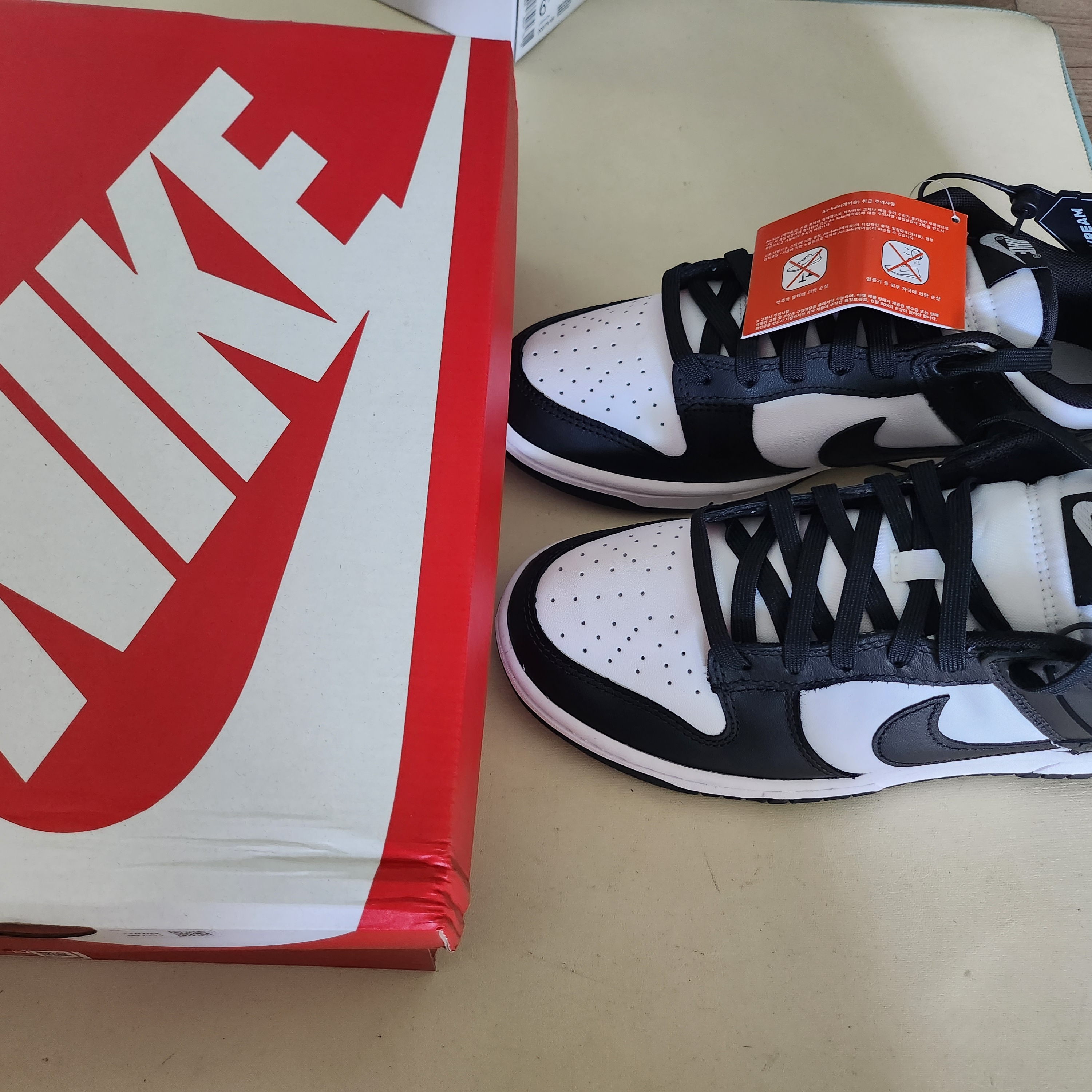 Nike Dunk Low Retro Black 착용 스타일
