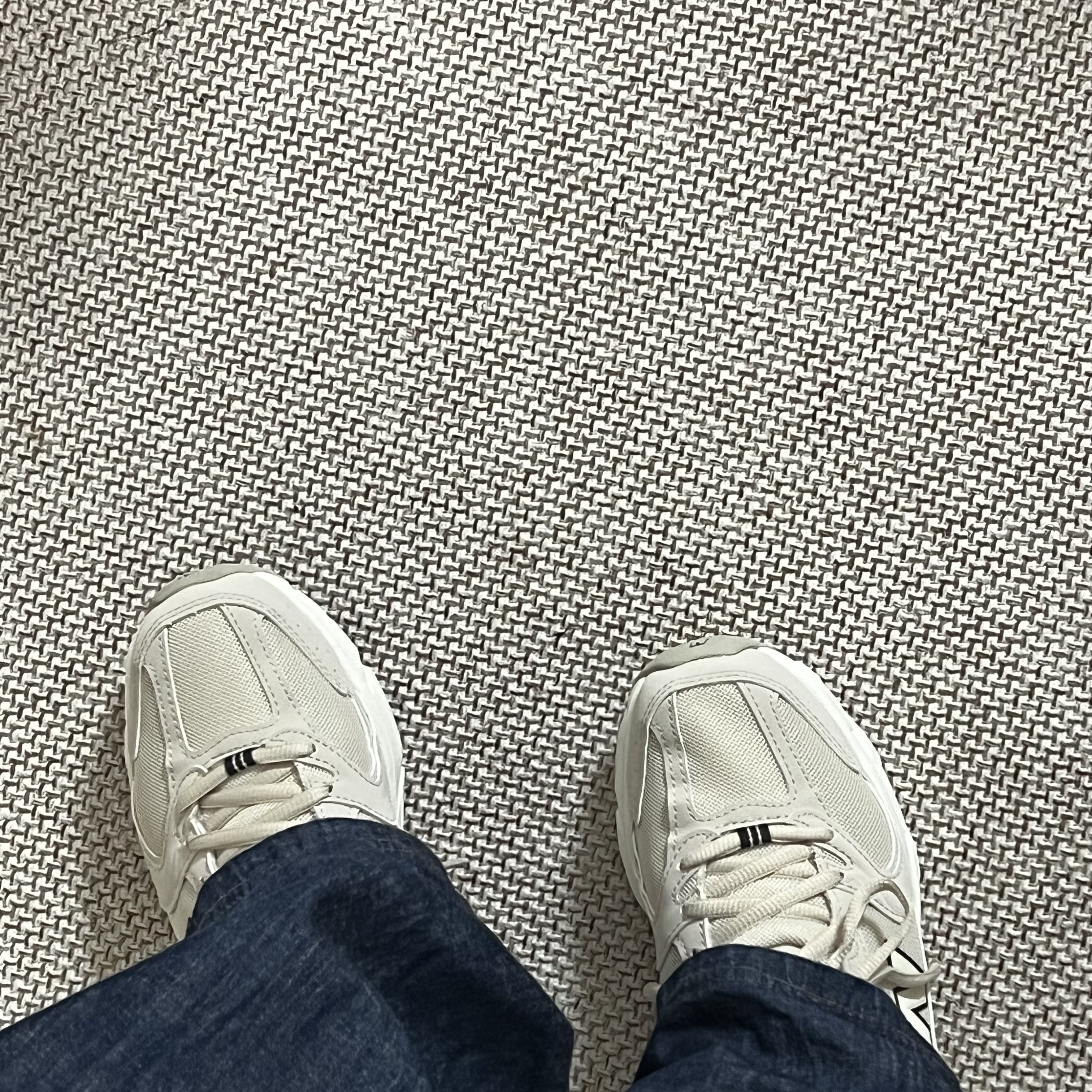 New Balance 530 Ivory 착용 스타일