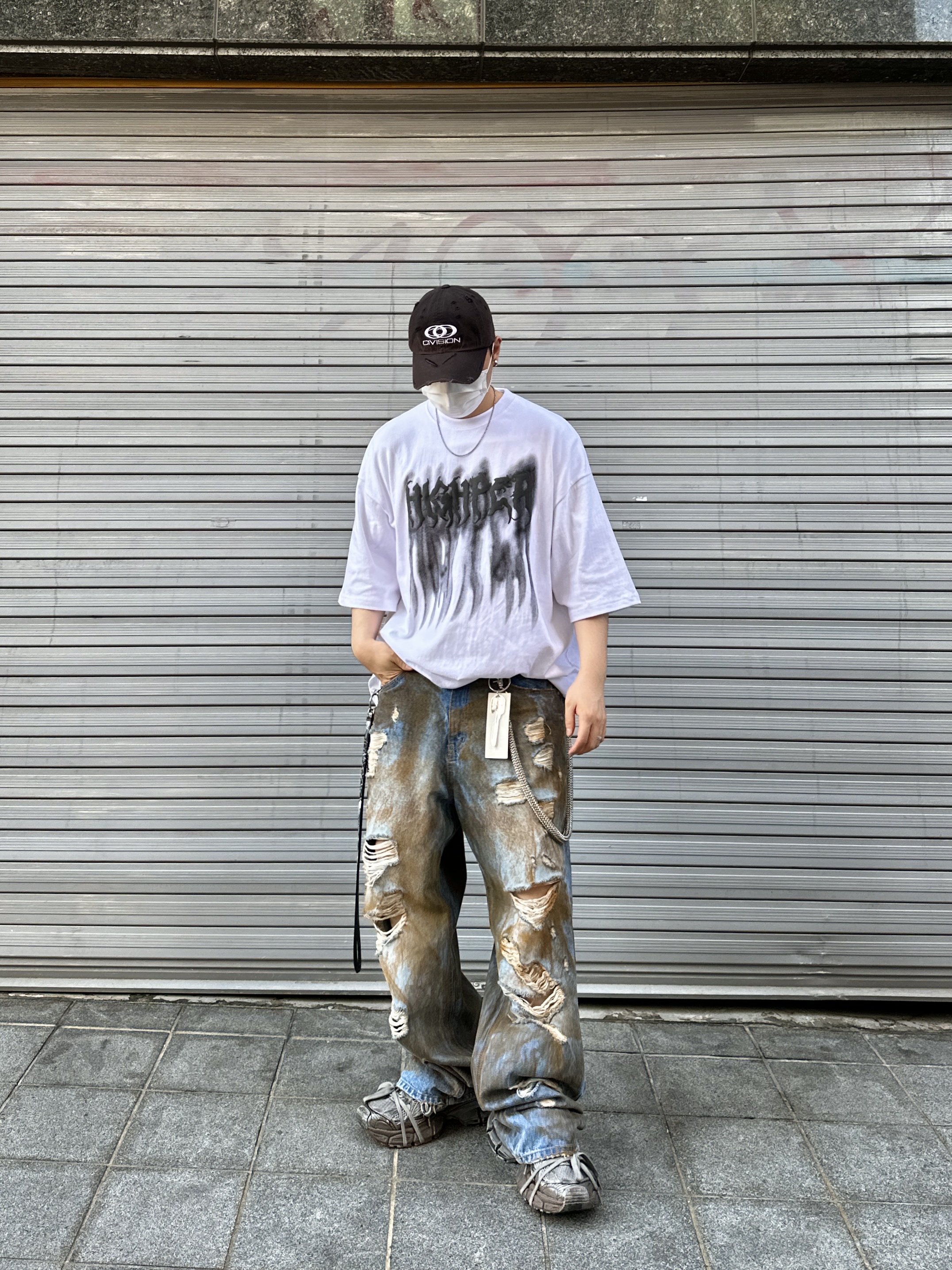 Balenciaga 3XL Sneakers Grey Black, Civision by CSC Vison Destroyed Cap Washed Black 착용 스타일 - 4