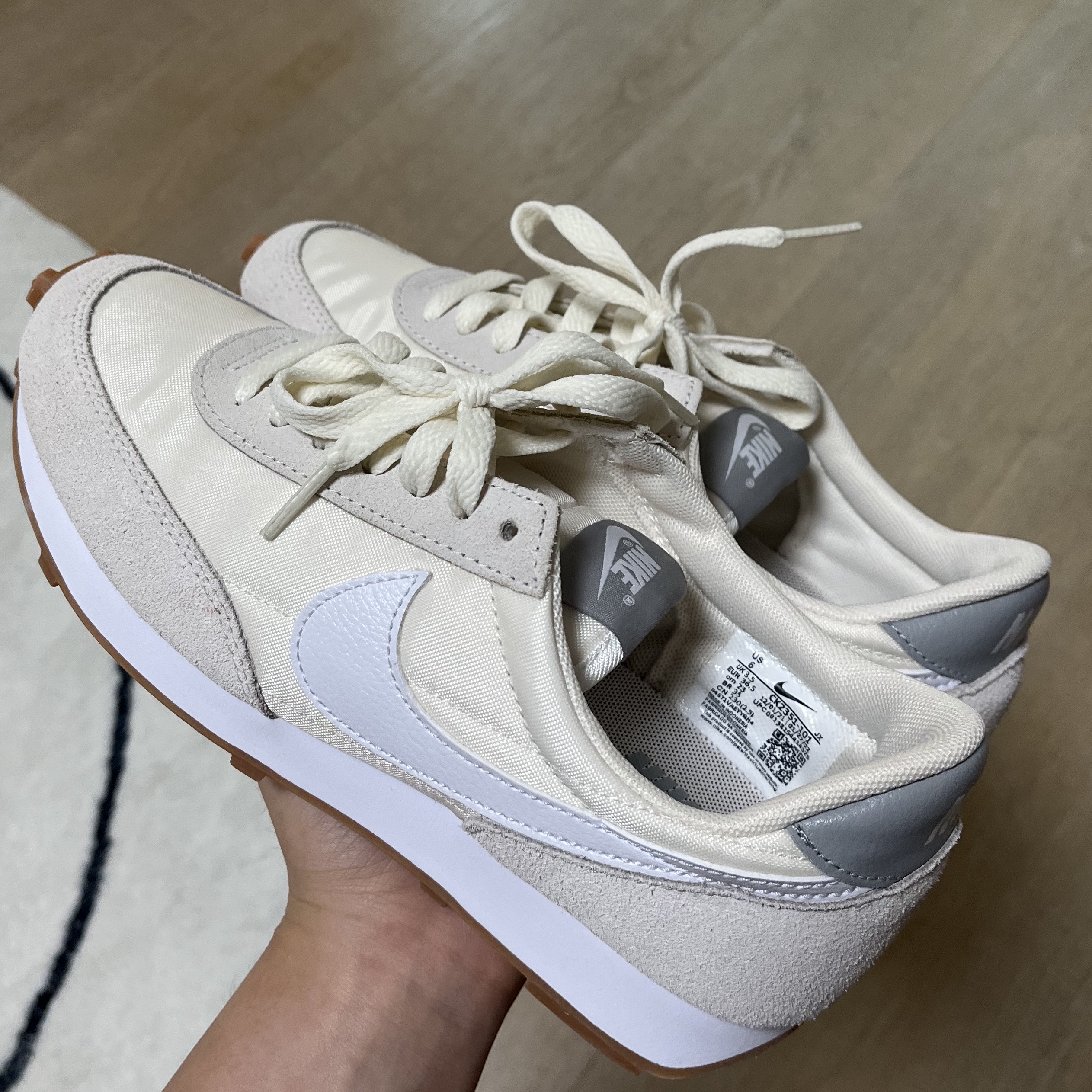 (W) Nike Daybreak Summit White 착용 스타일