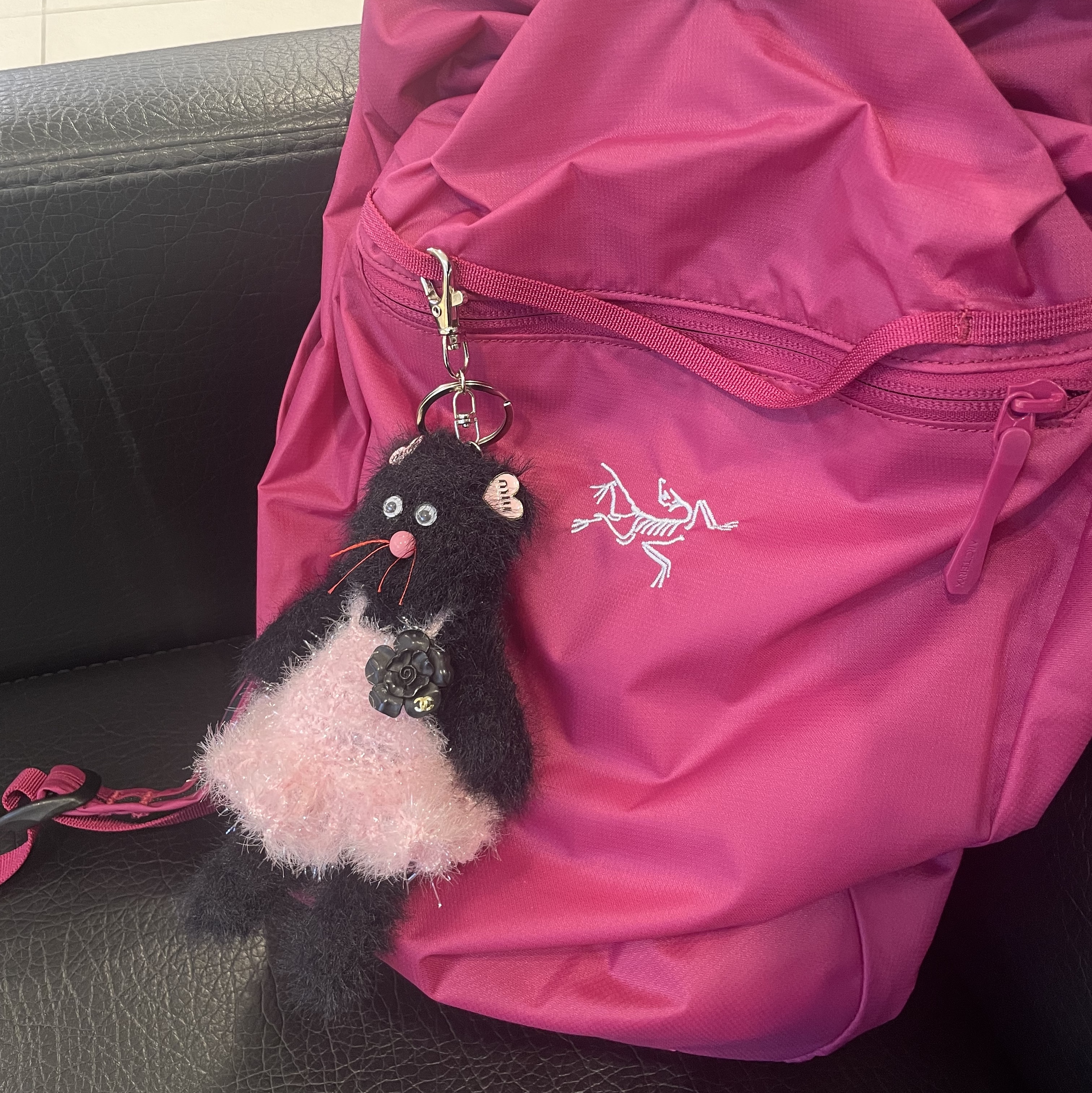 Arc'teryx Heliad 10 Backpack Synth, Monamhee Beulpingi Keyring Black 착용 스타일