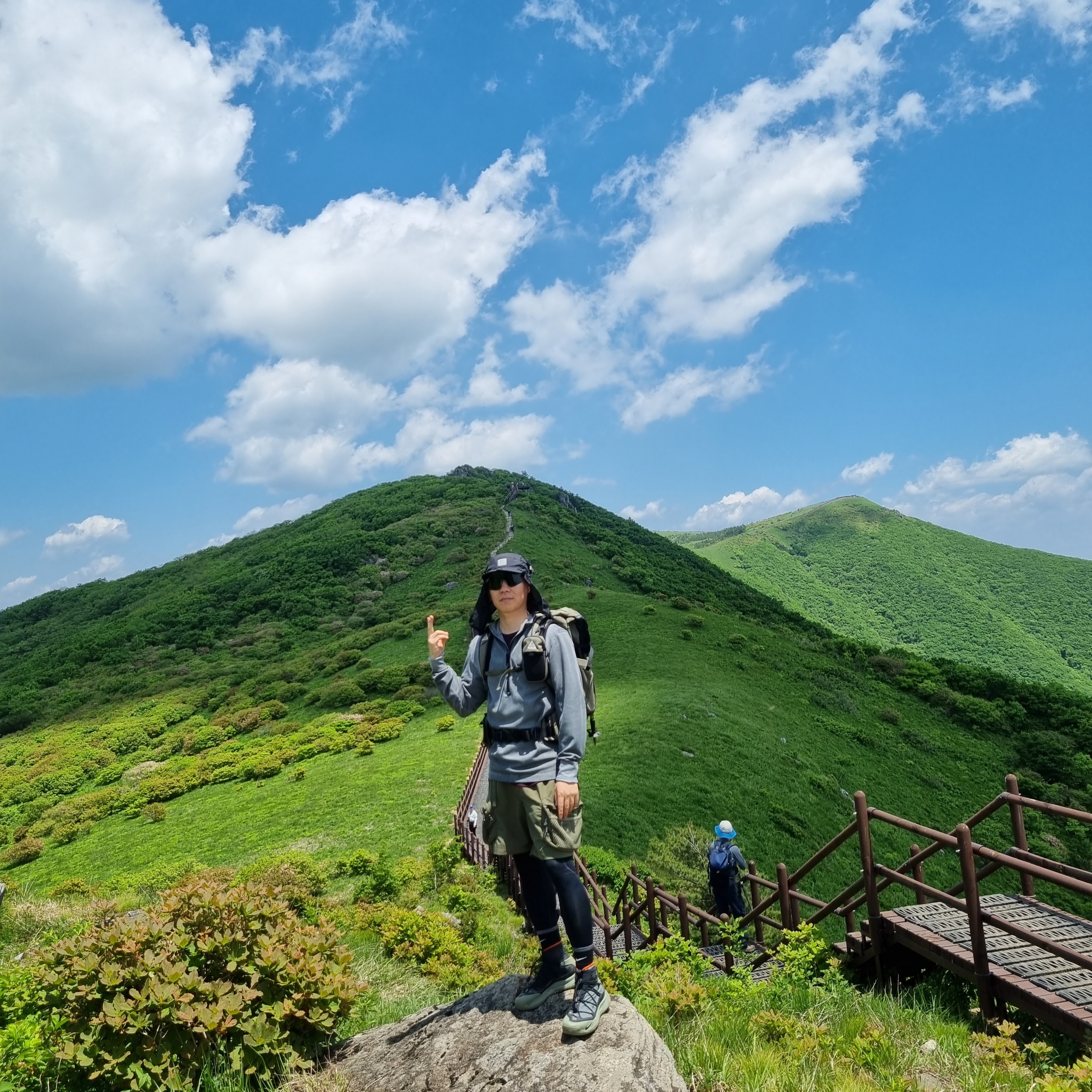 Nike NRG Dri-Fit ACG ADV Steeple Rock Half Zip Base Layer Black - Asia, Nike ACG 36 Backpack Medium Olive 착용 스타일 - 1