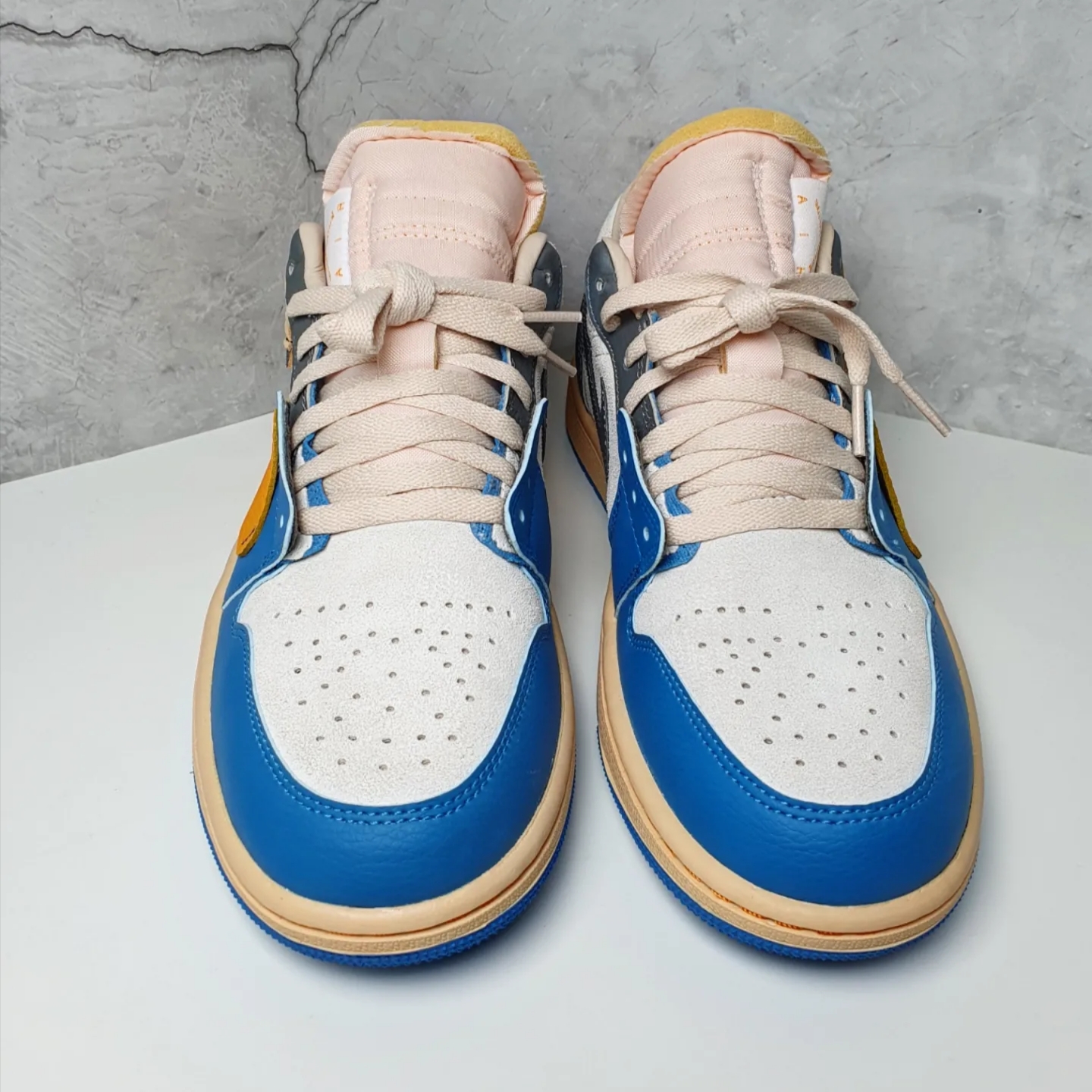 Jordan 1 Low SE Tokyo 96 착용 스타일 - 5