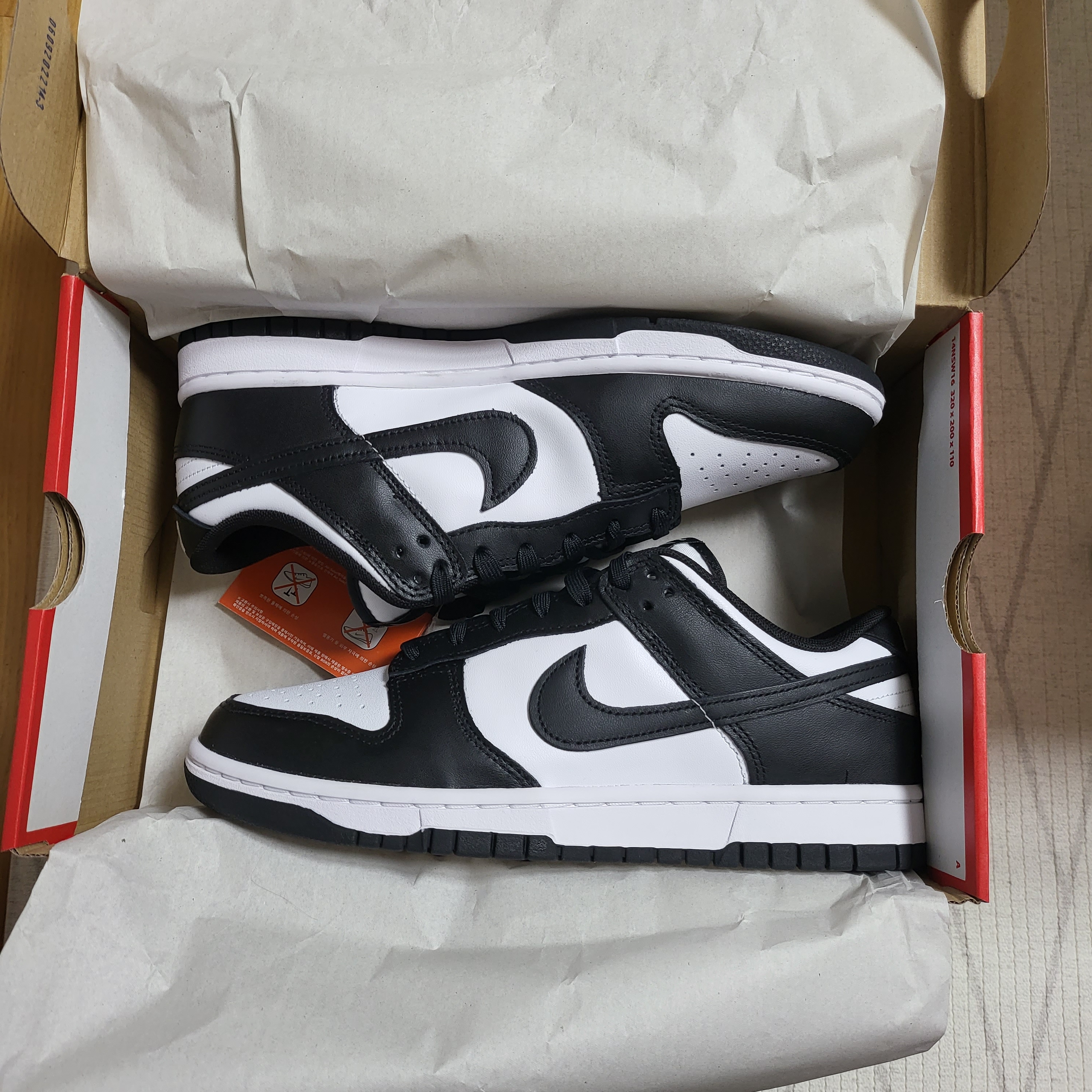 Nike Dunk Low Retro Black 착용 스타일