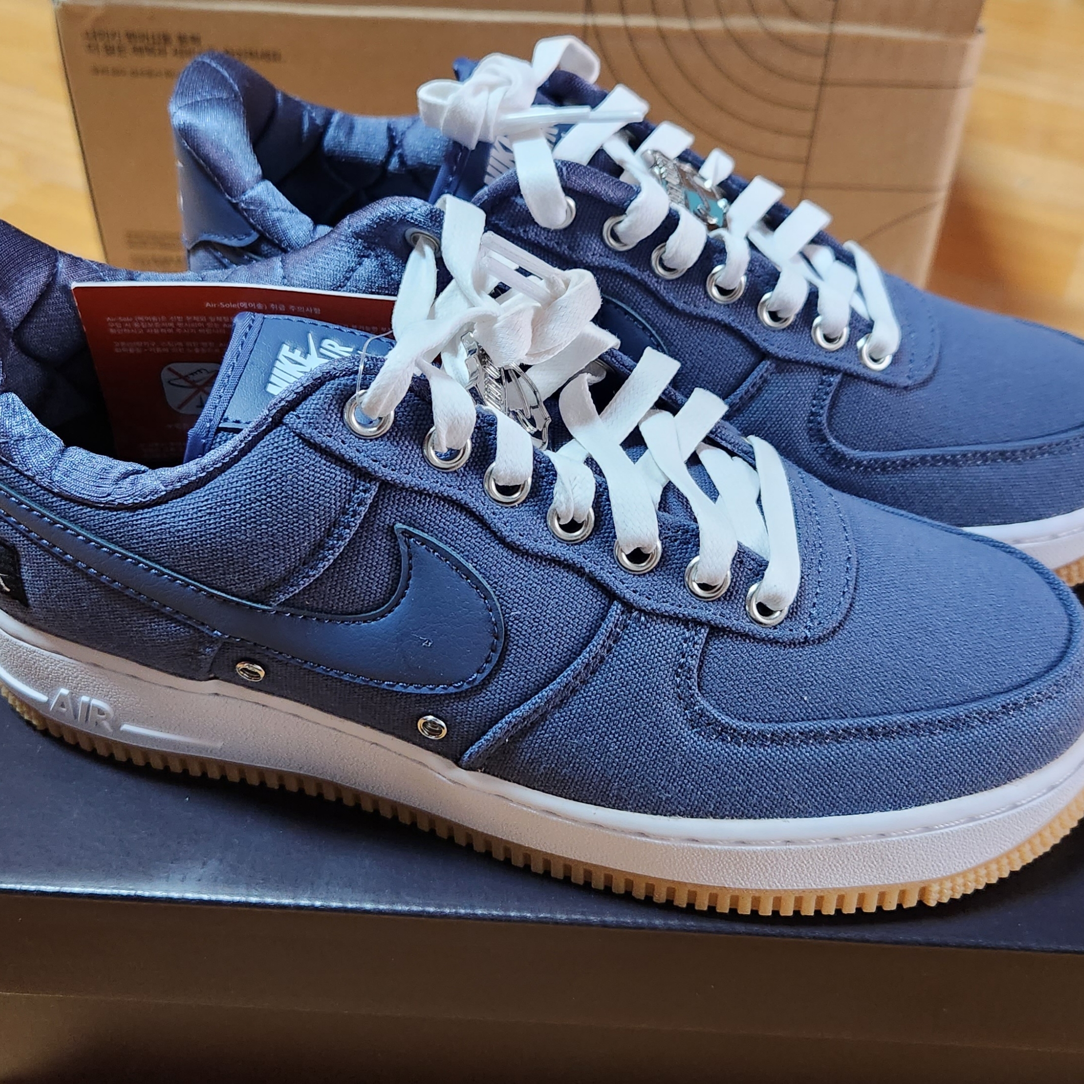 Nike Air Force 1 Low West Coast 착용 스타일 - 2