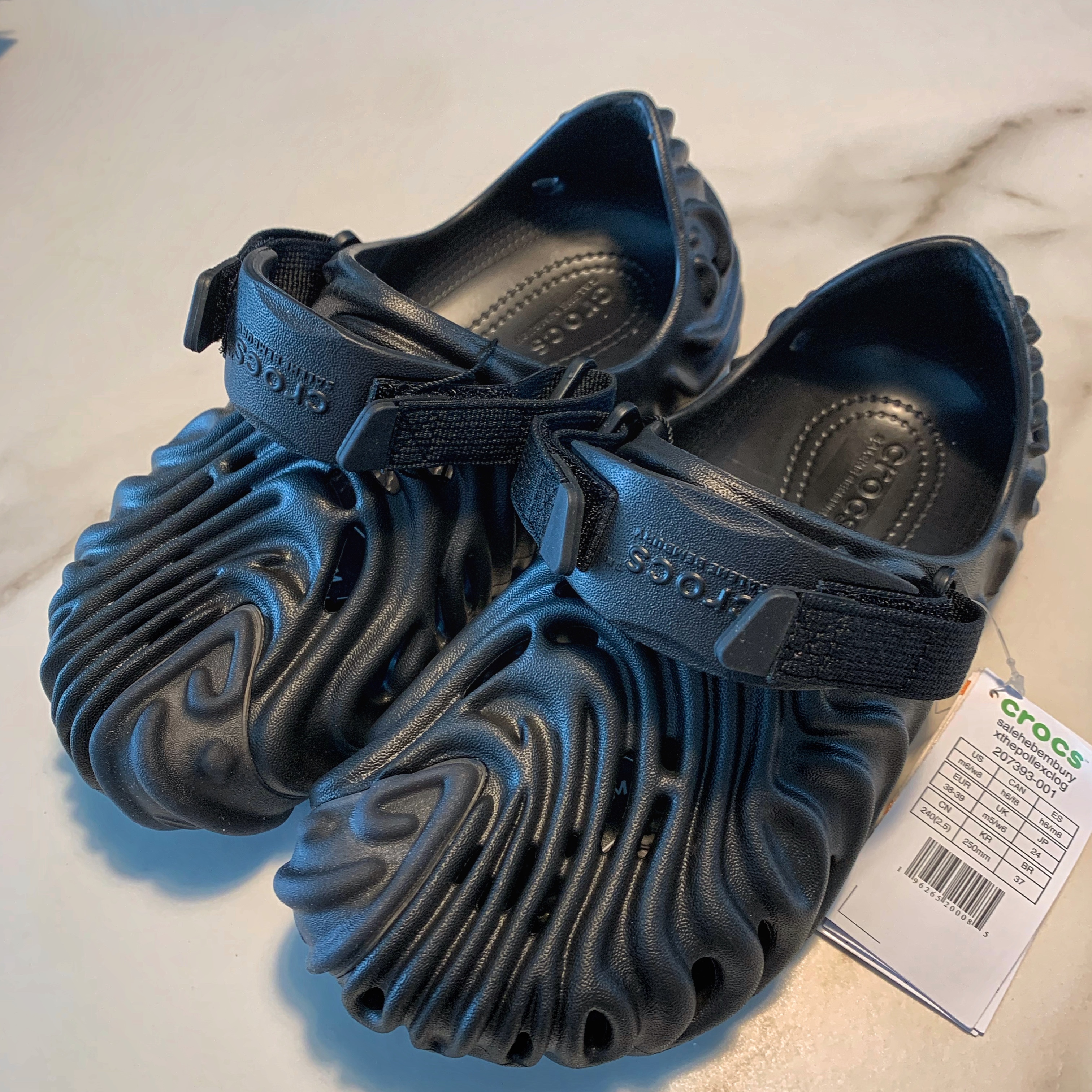 Crocs x Salehe Bembury Pollex Clog Sasquatch 착용 스타일