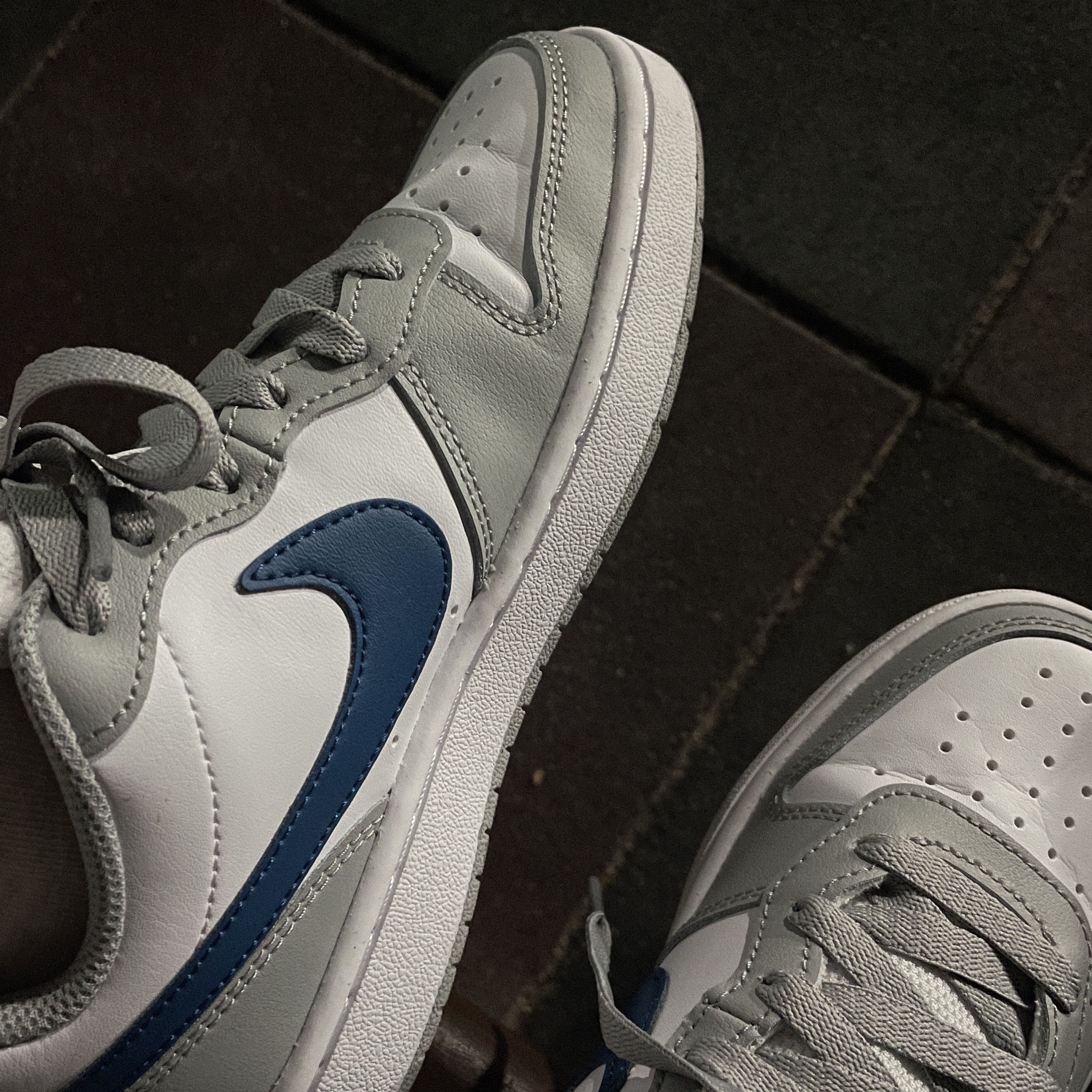 (GS) Nike Court Borough Low 2 Light Smoke Grey 착용 스타일