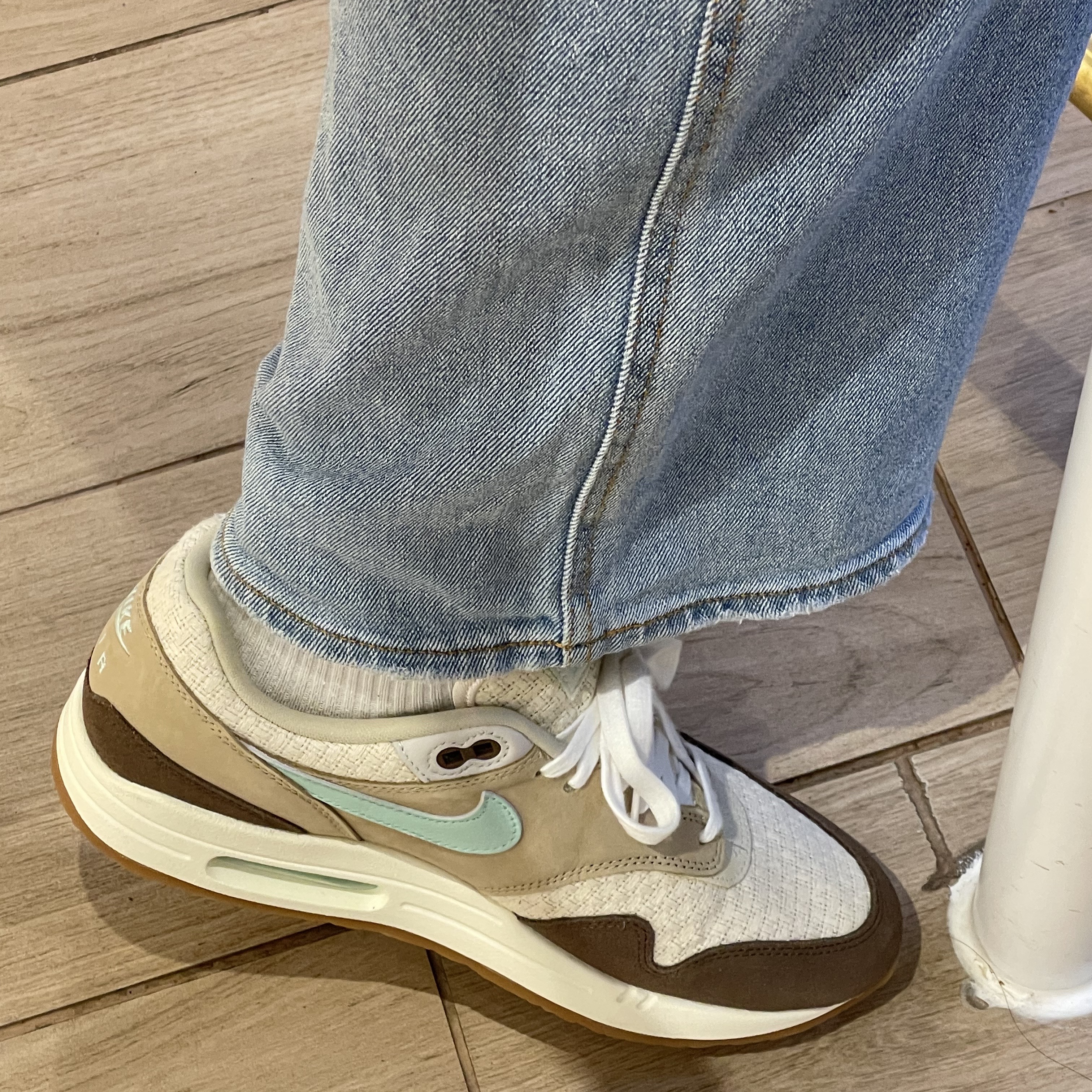 Nike Air Max 1 Premium Crepe Hemp 착용 스타일 - 1