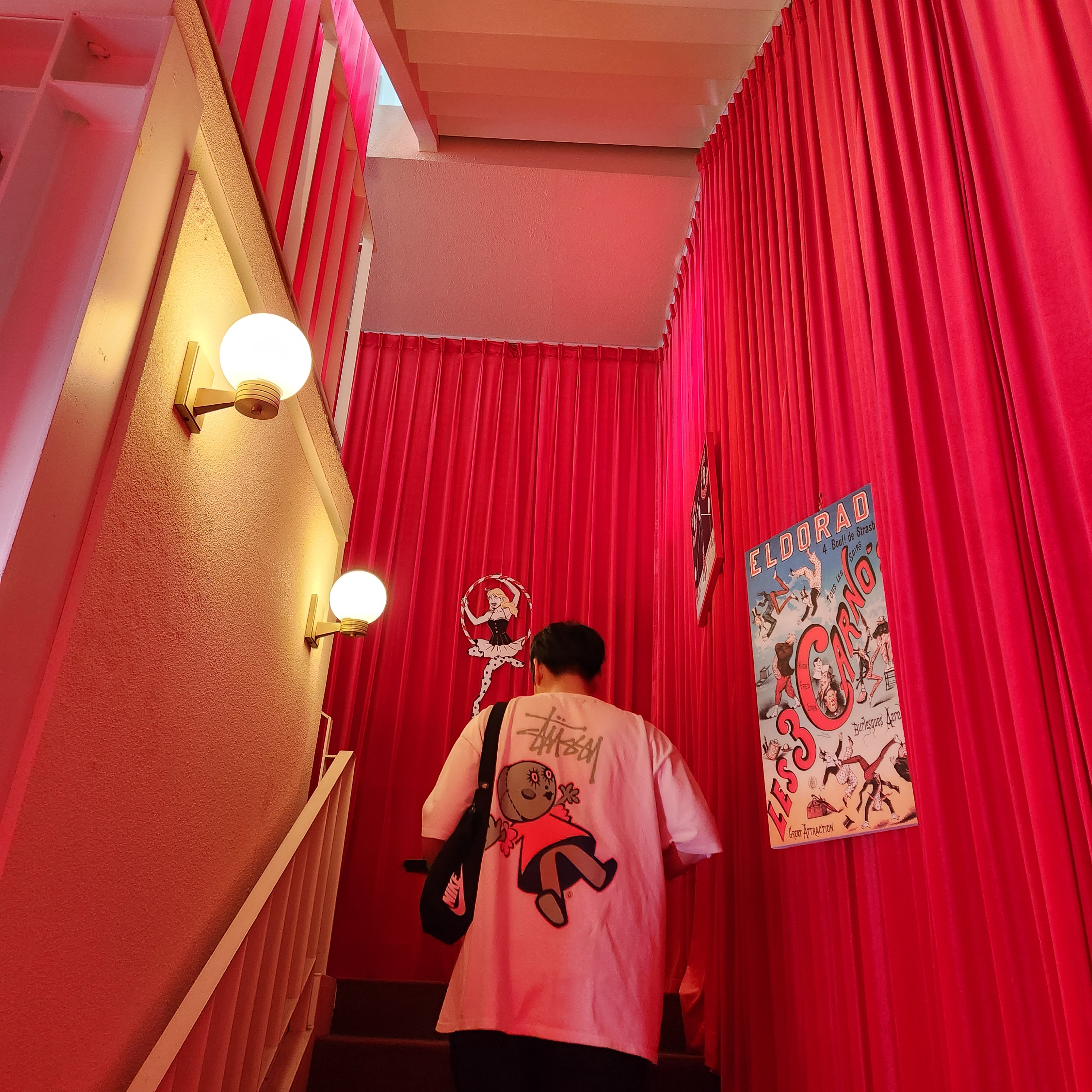 Stussy Dollie Pigment Dyed T-Shirt Natural 착용 스타일
