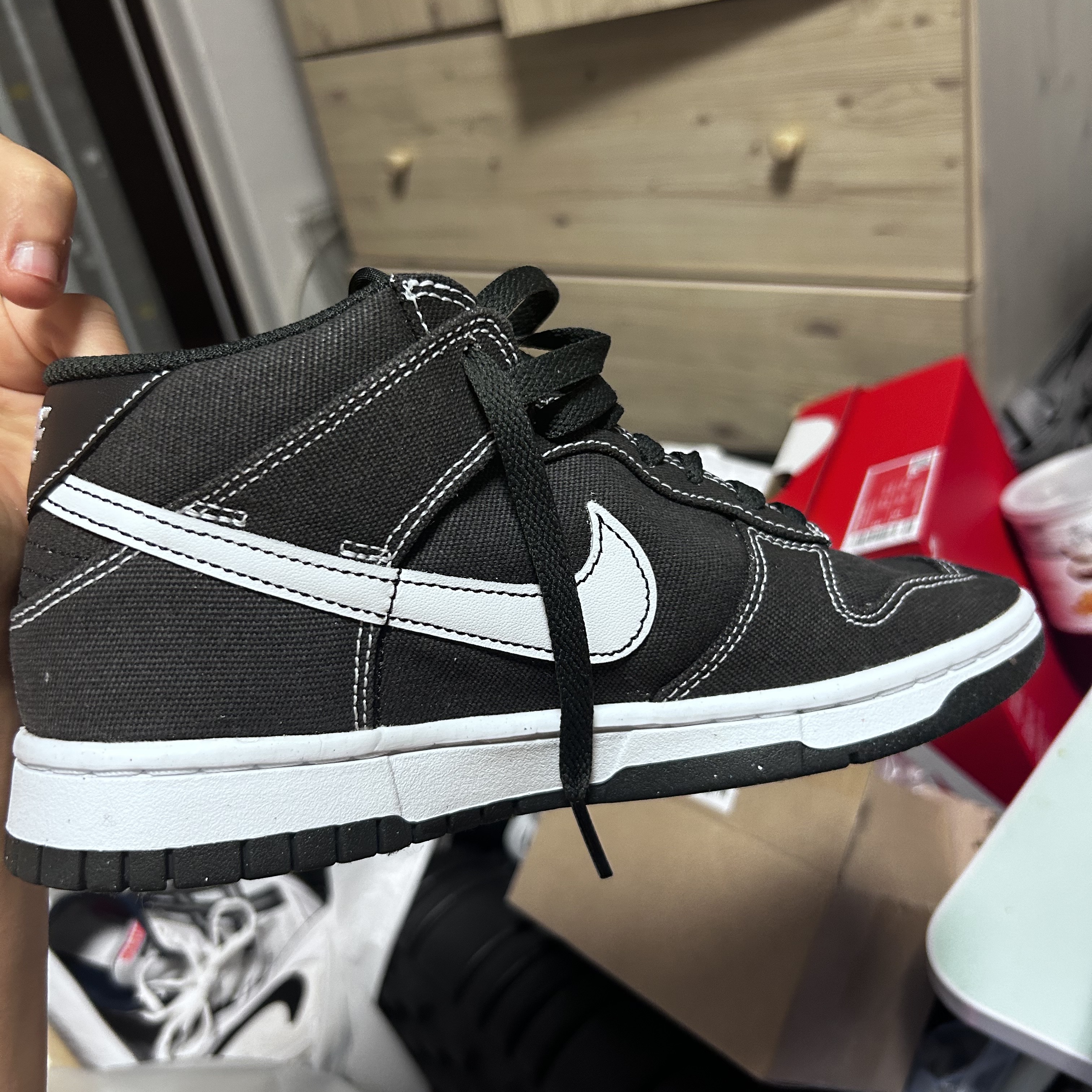 Nike Dunk Mid Off Noir White 착용 스타일