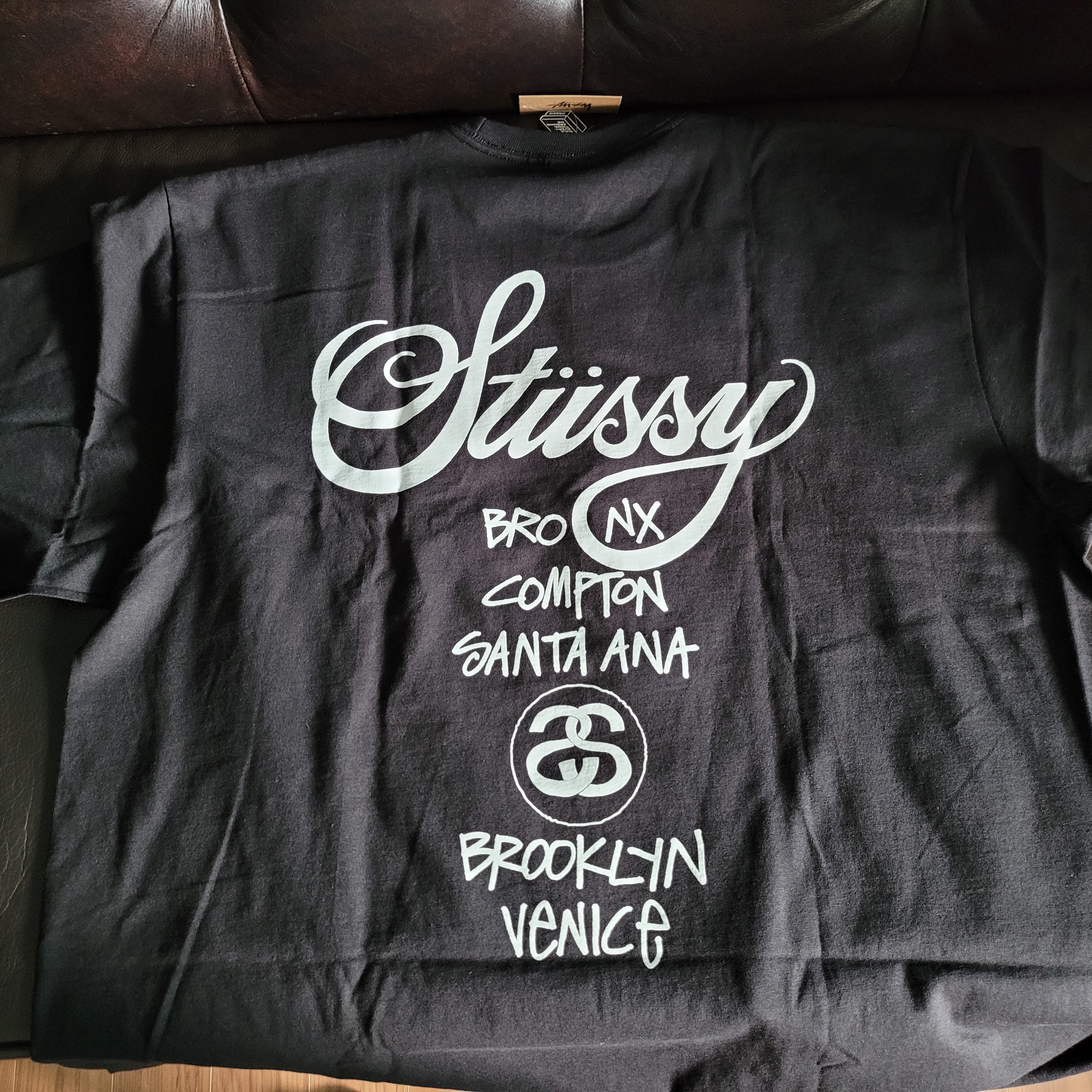 Stussy World Tour T-Shirt Black 착용 스타일 - 1