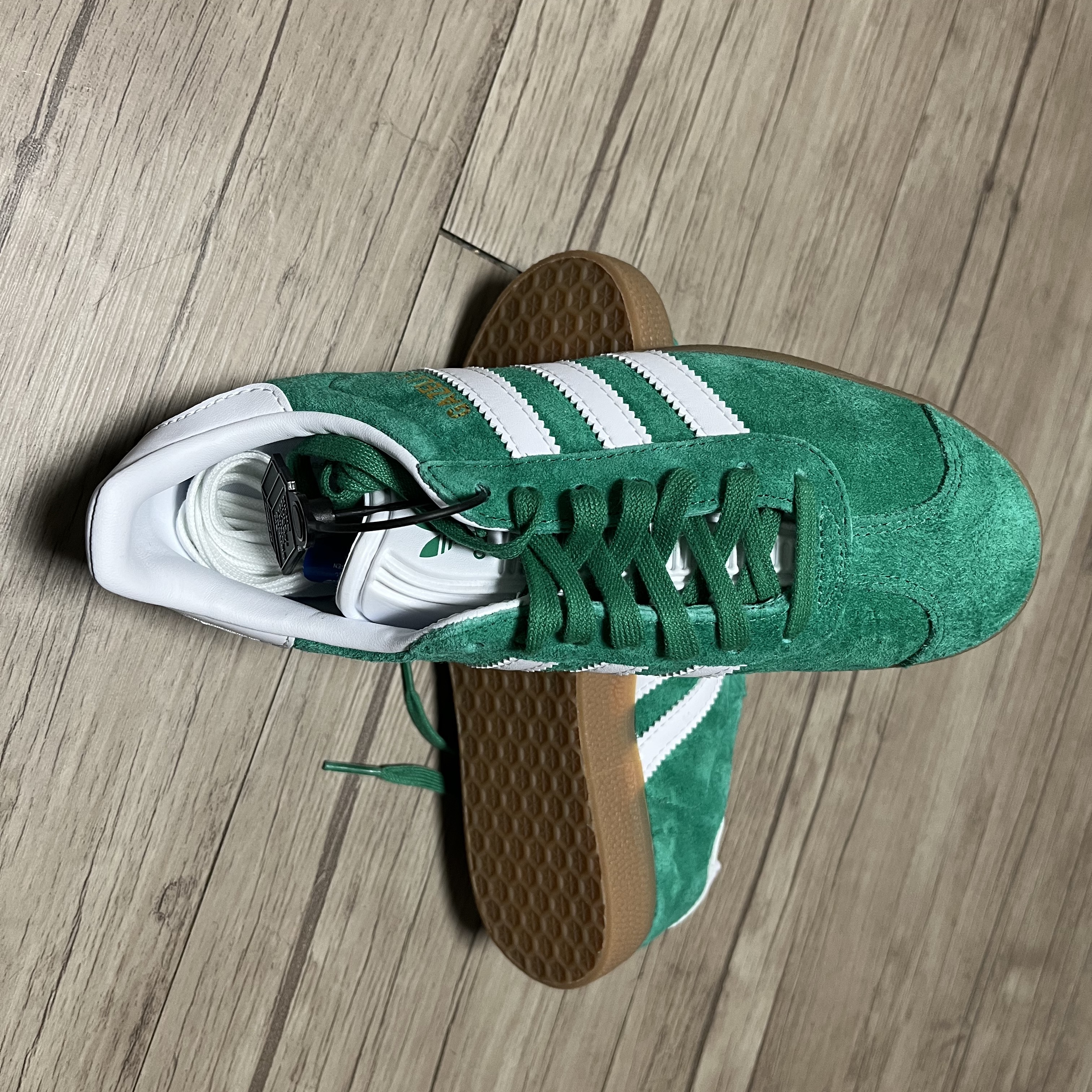 Adidas Gazelle Court Green Cloud White 착용 스타일