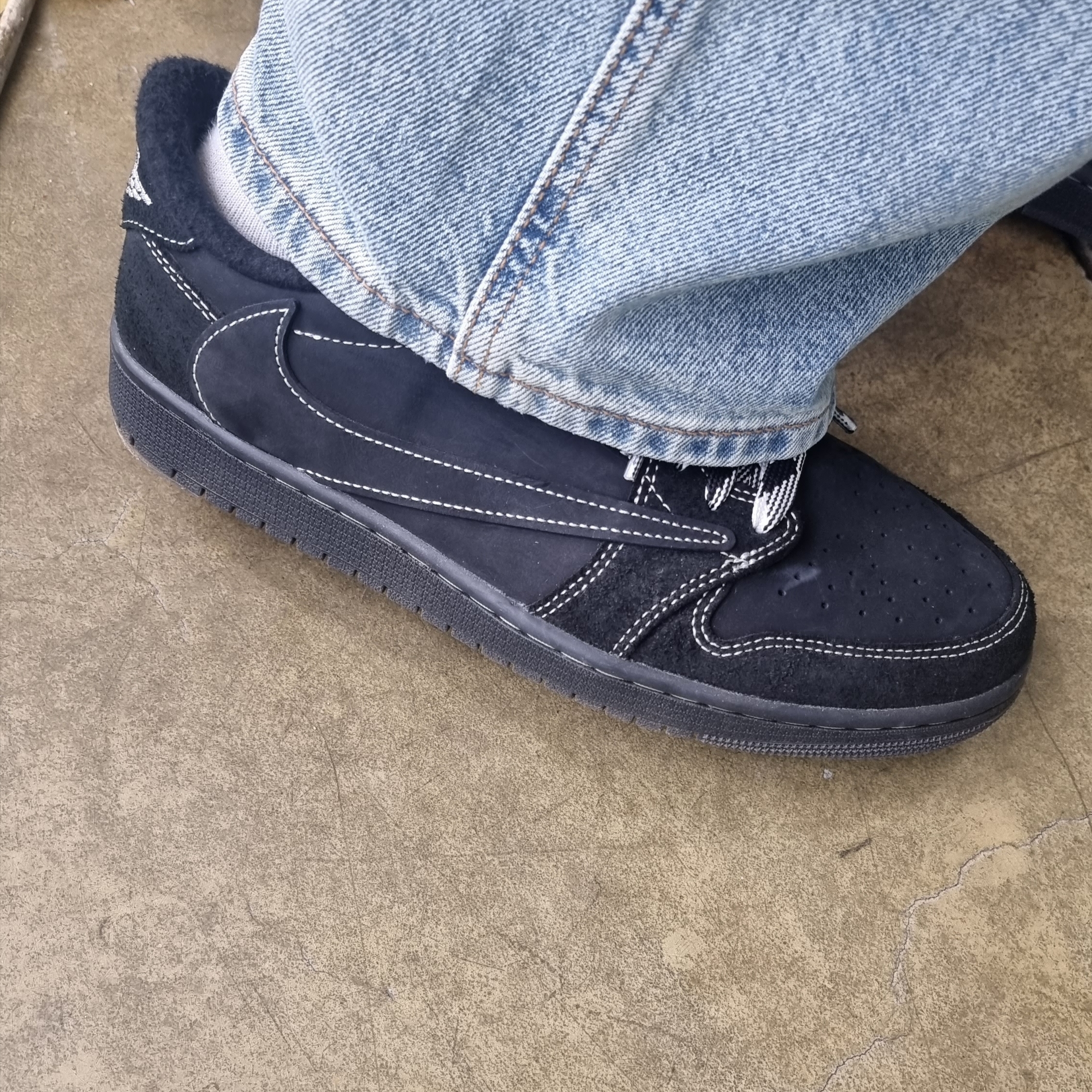 Jordan 1 x Travis Scott Retro Low OG SP Black Phantom 착용 스타일