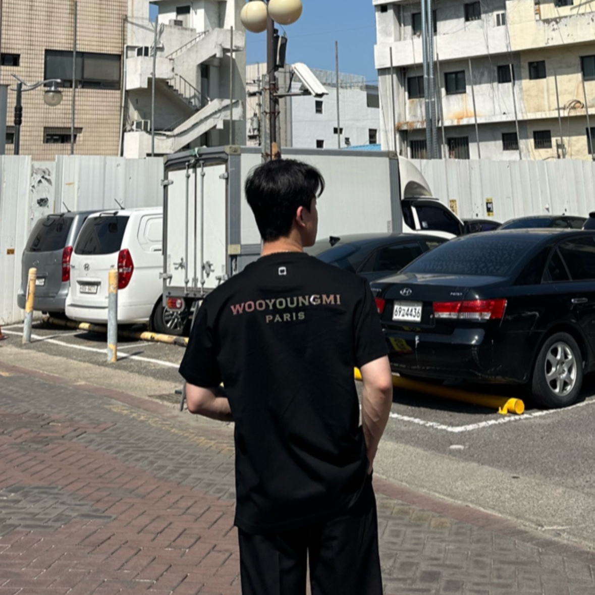 Wooyoungmi Cotton Lenticular Back Logo T-shirt Black - 23SS 착용 스타일
