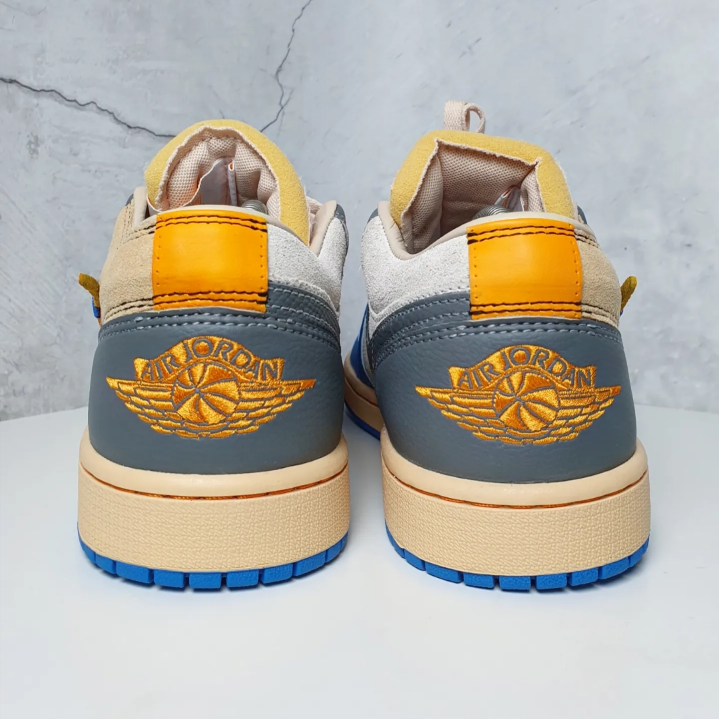 Jordan 1 Low SE Tokyo 96 착용 스타일 - 4