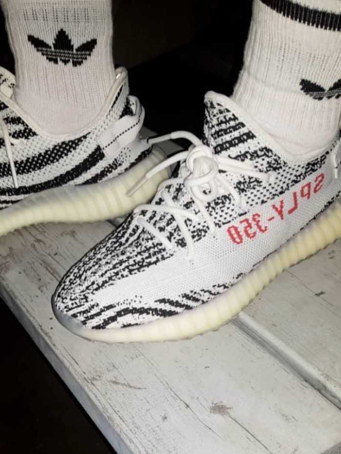 Adidas Yeezy Boost 350 V2 Zebra 2017/2019/2020, Adidas Yeezy Boost 350 V2 Zebra 2022/2023 착용 스타일