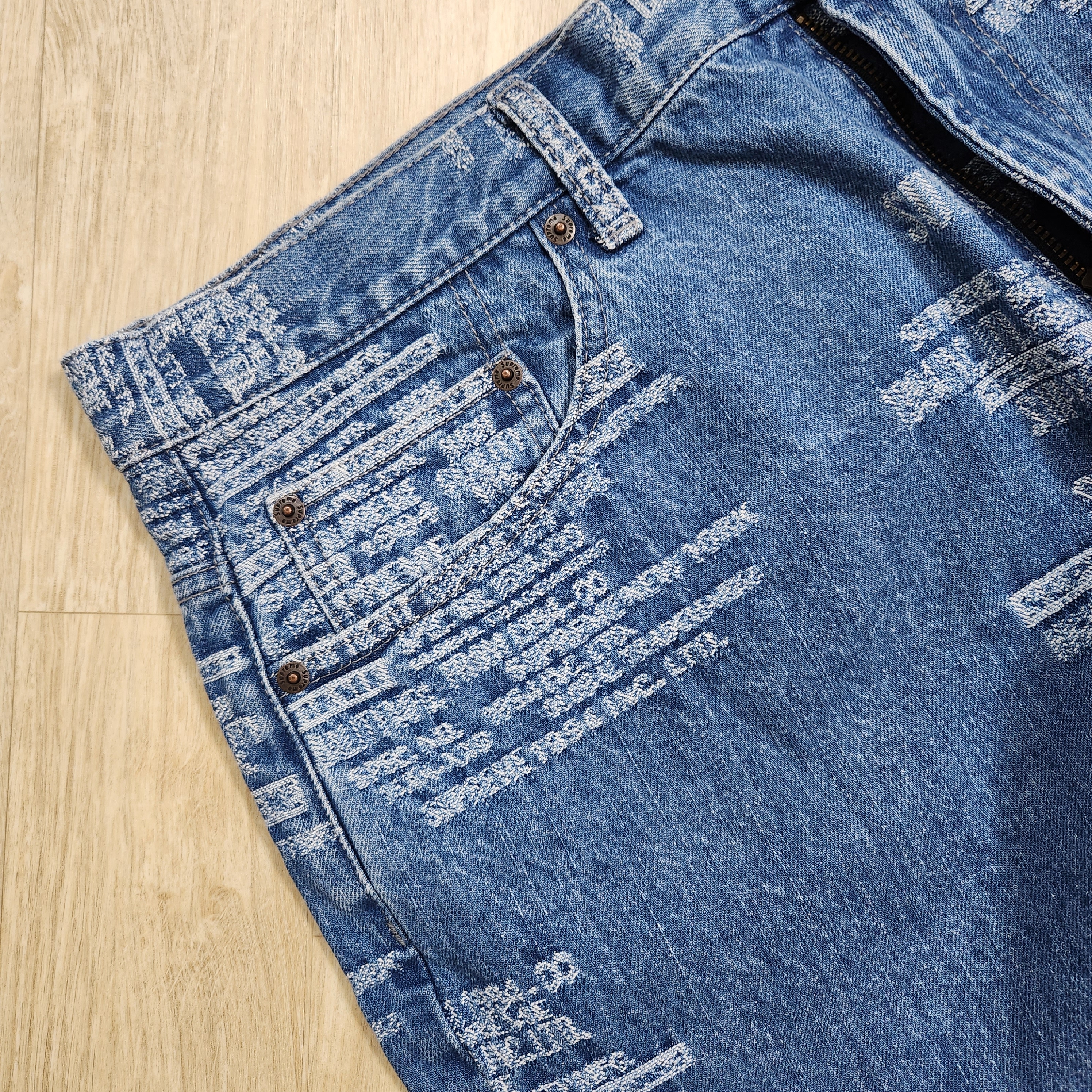 Supreme Trademark Jacquard Baggy Jean Washed Blue - 23SS 착용 스타일 - 2