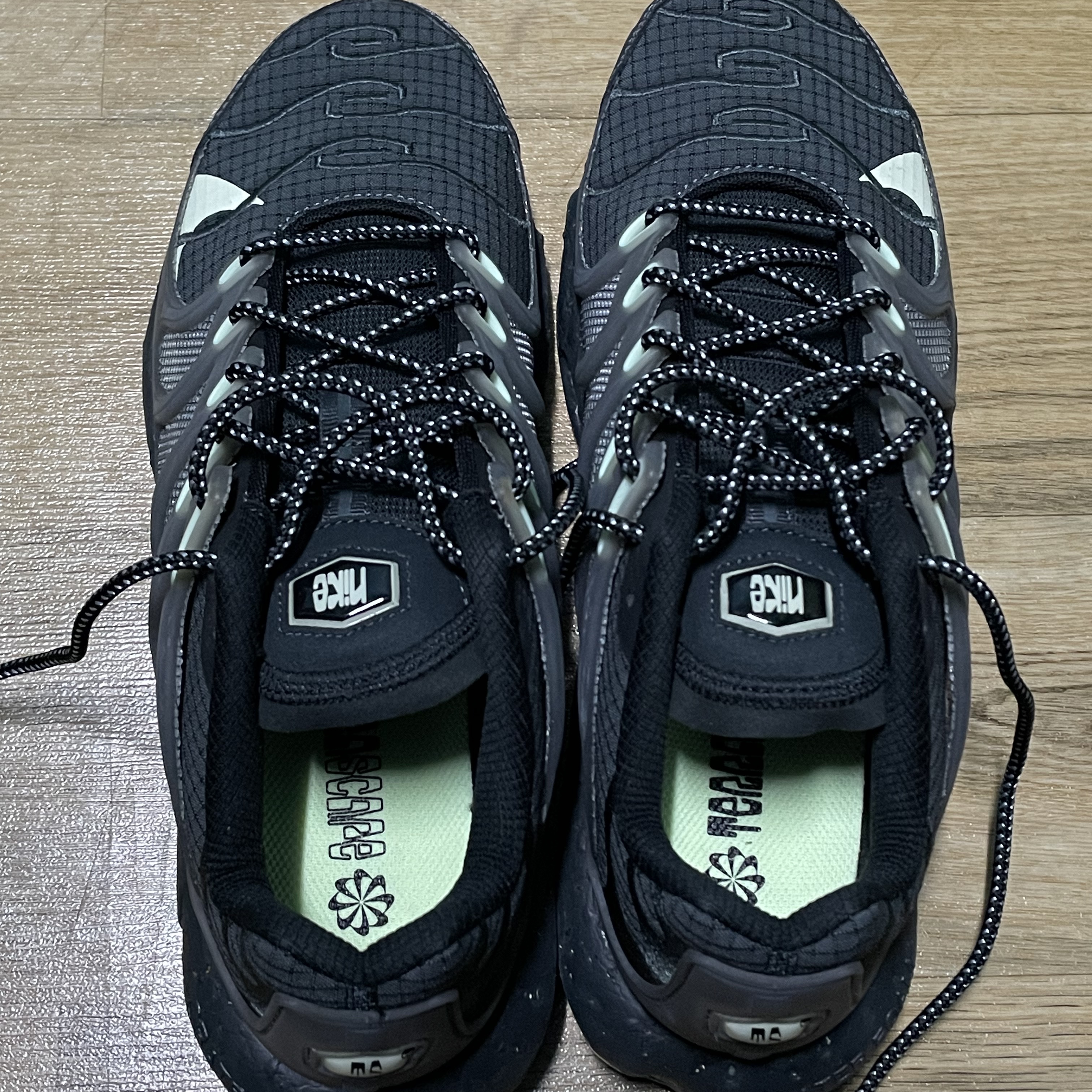 Nike Air Max Terrascape Plus Black and Lime 착용 스타일 - 2