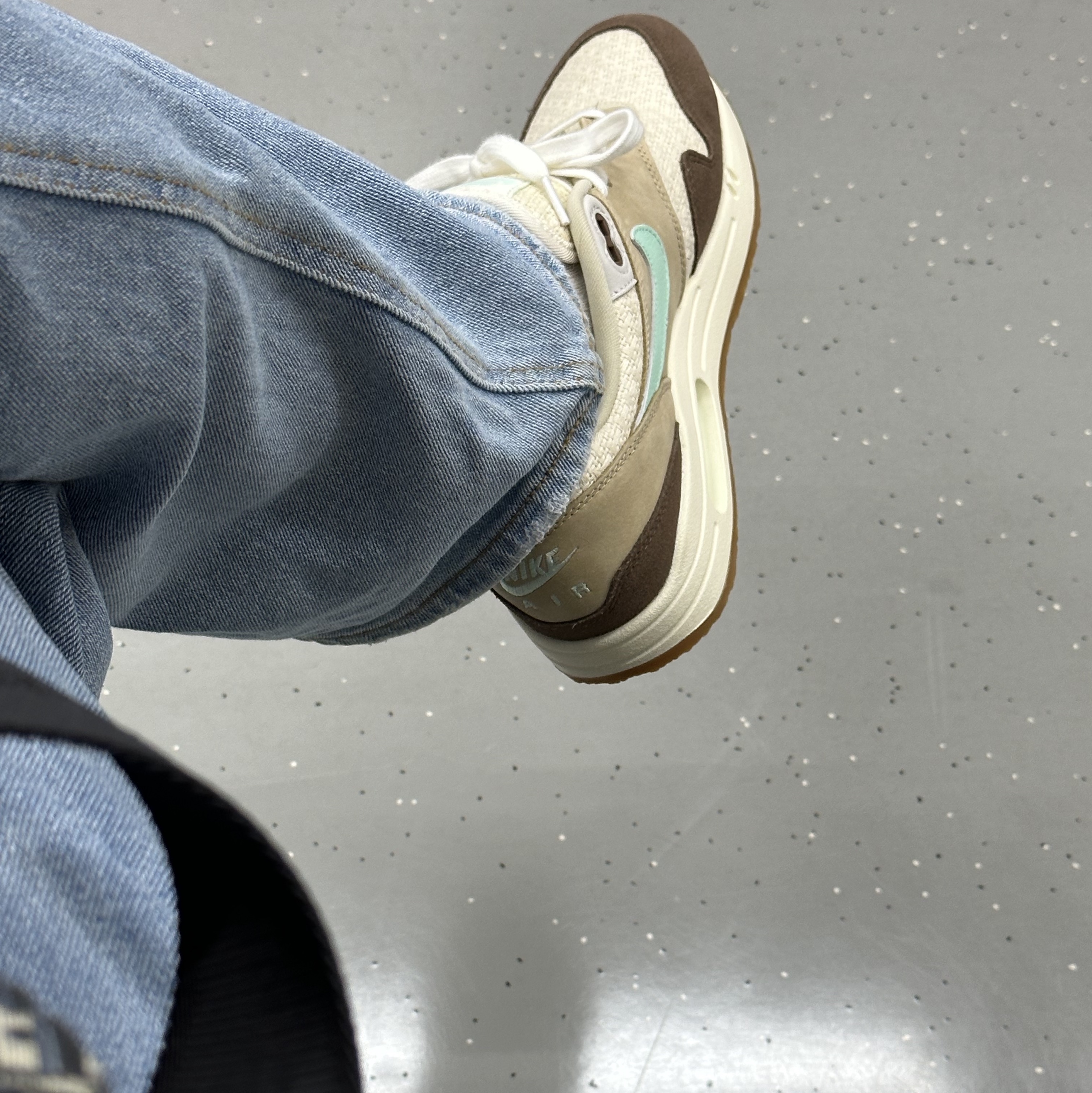 Nike Air Max 1 Premium Crepe Hemp 착용 스타일 - 3