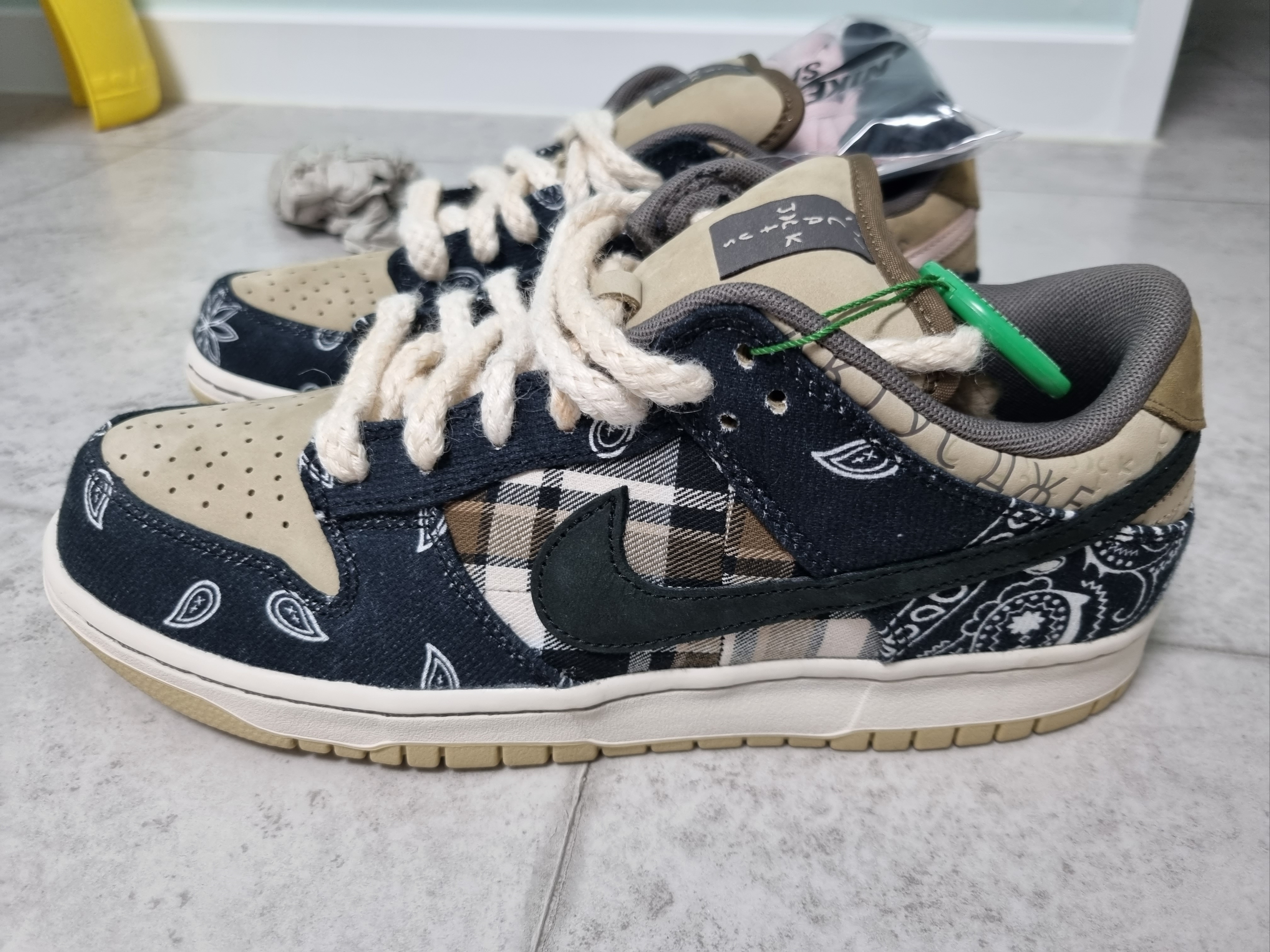 Nike x Travis Scott SB Dunk Low 착용 스타일