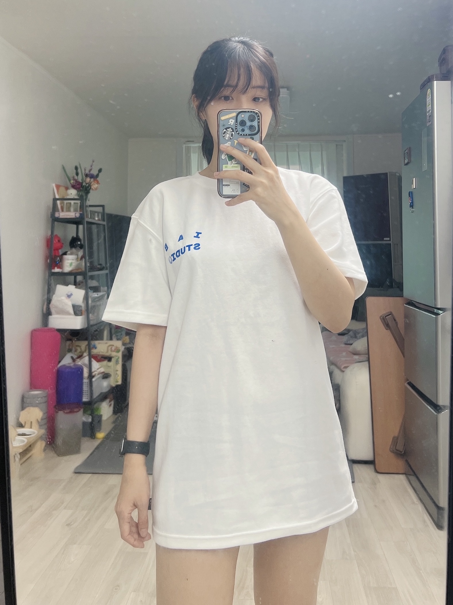 IAB Studio 10th Anniversary T-Shirts Pack White & Black (2 Pack) 착용 스타일 - 4