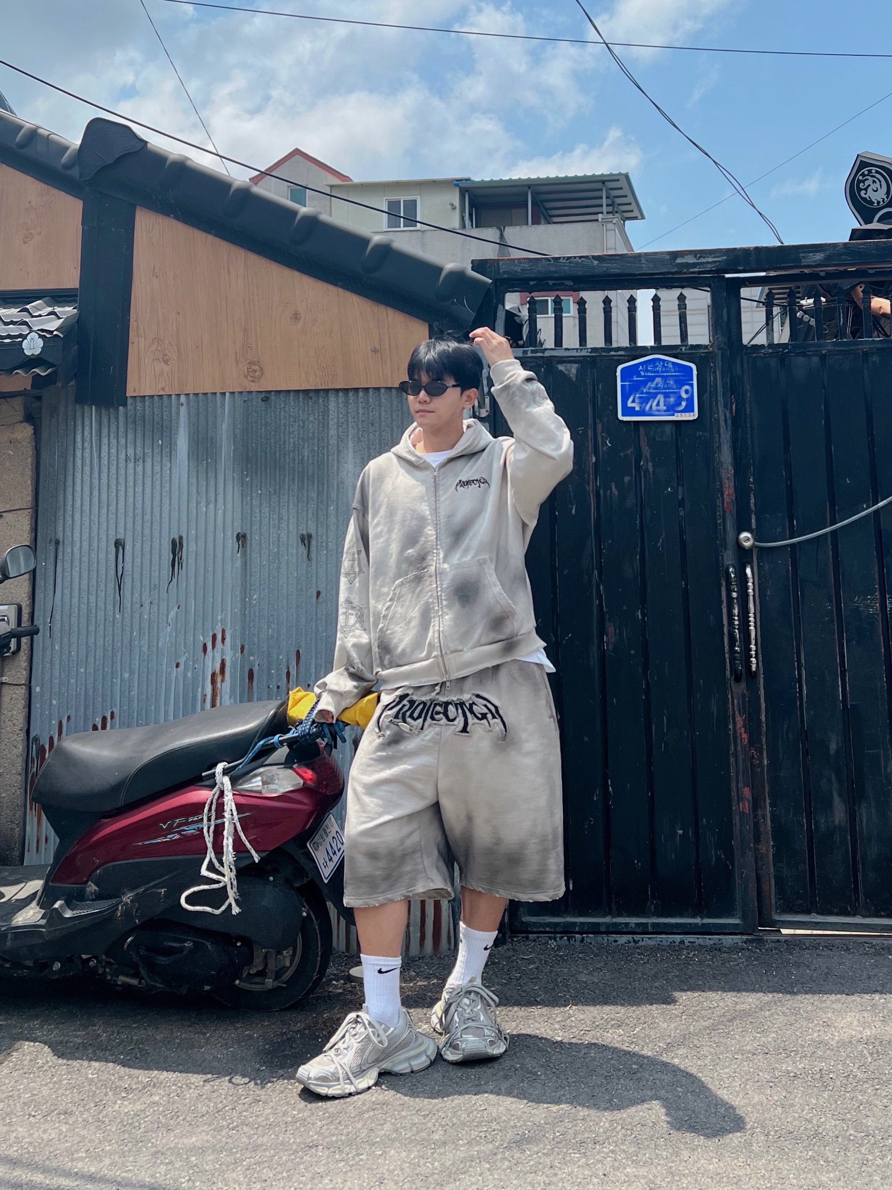 Project G/R Furious Logo Applique Zip Hoodie Grey - 10 Corso Como Exclusive, Project G/R Furious Logo Applique Shorts Grey - 10 Corso Como Exclusive 착용 스타일