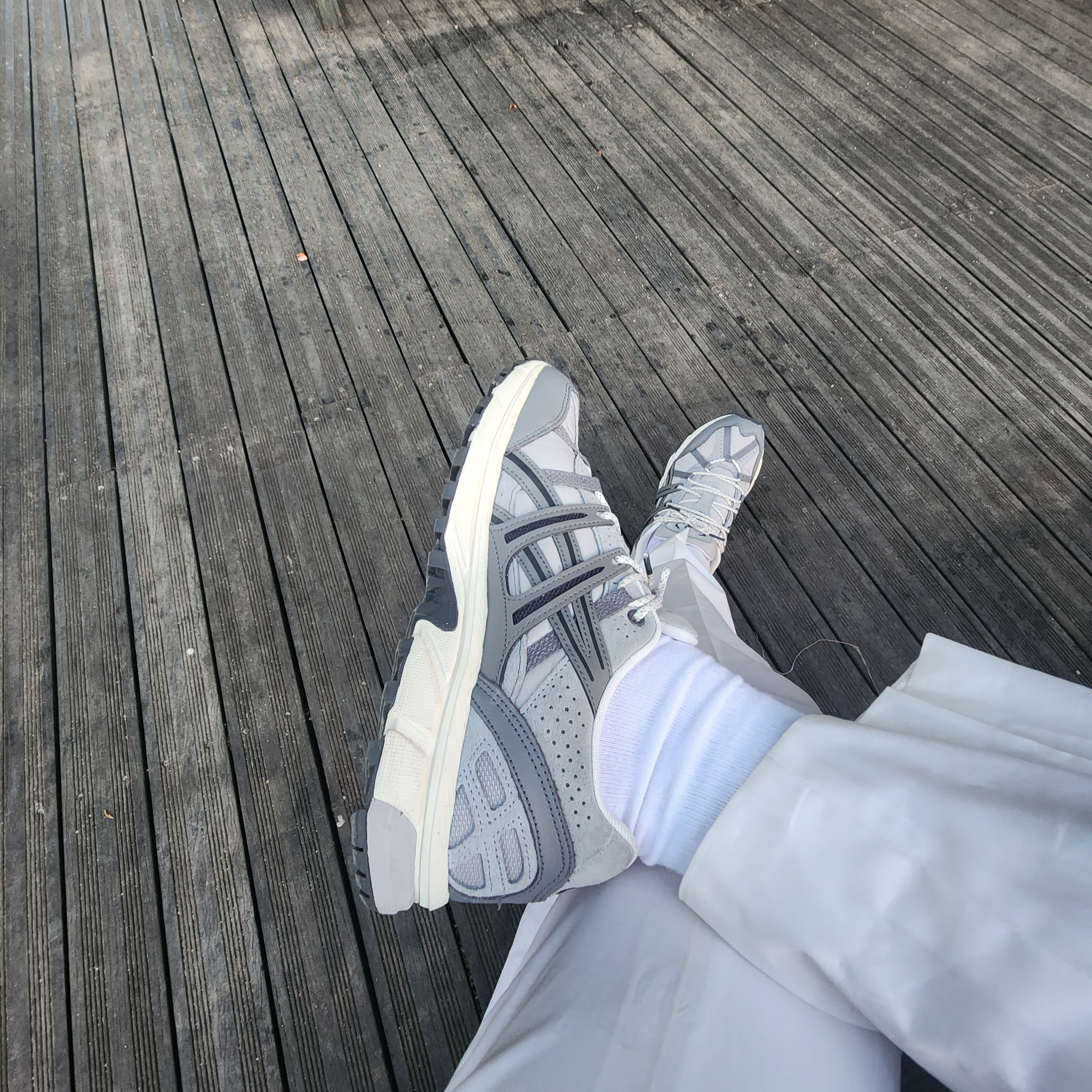Asics Gel-Sonoma 15-50 Oyster Grey Clay Grey 착용 스타일