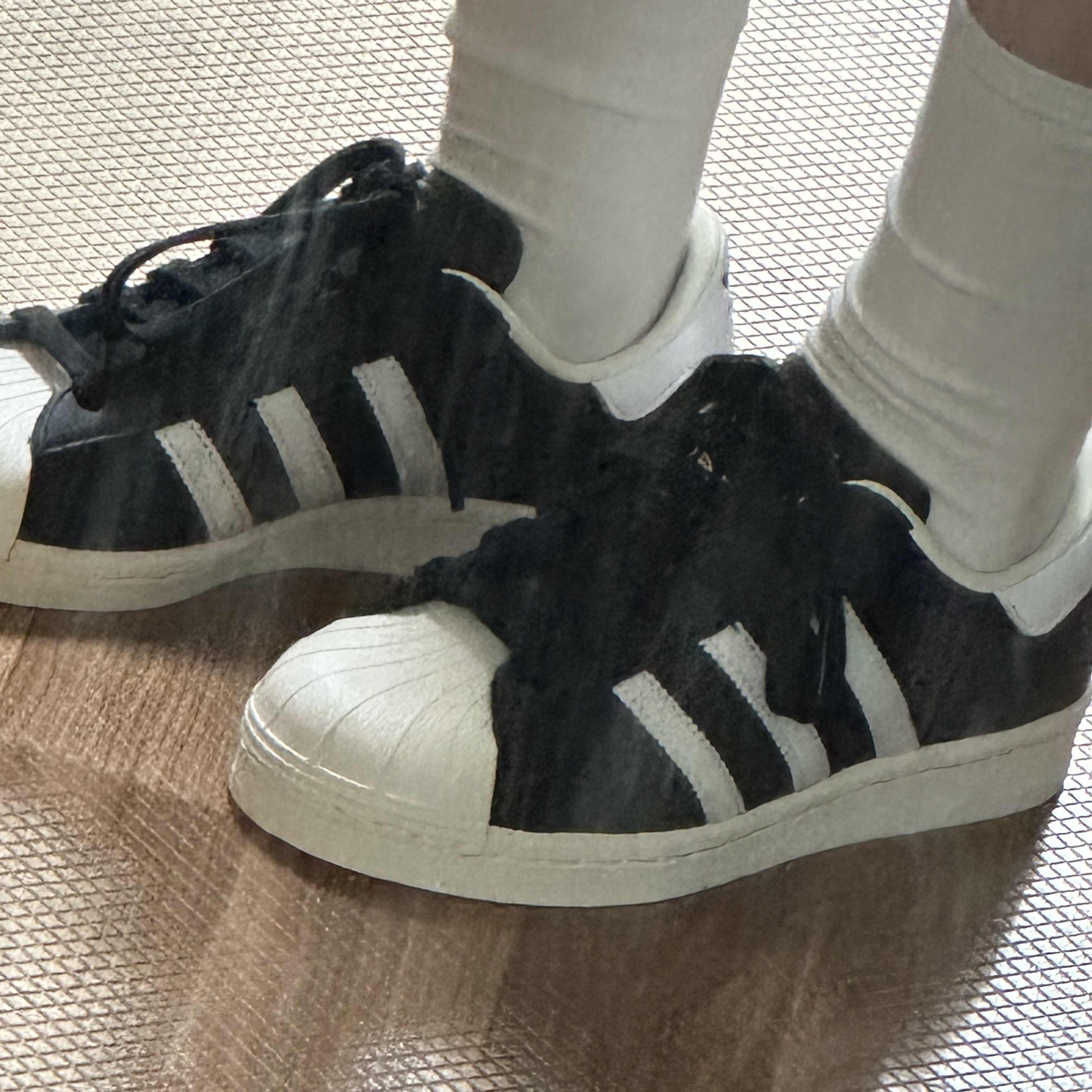 Adidas Superstar 82 FI Core Black 착용 스타일