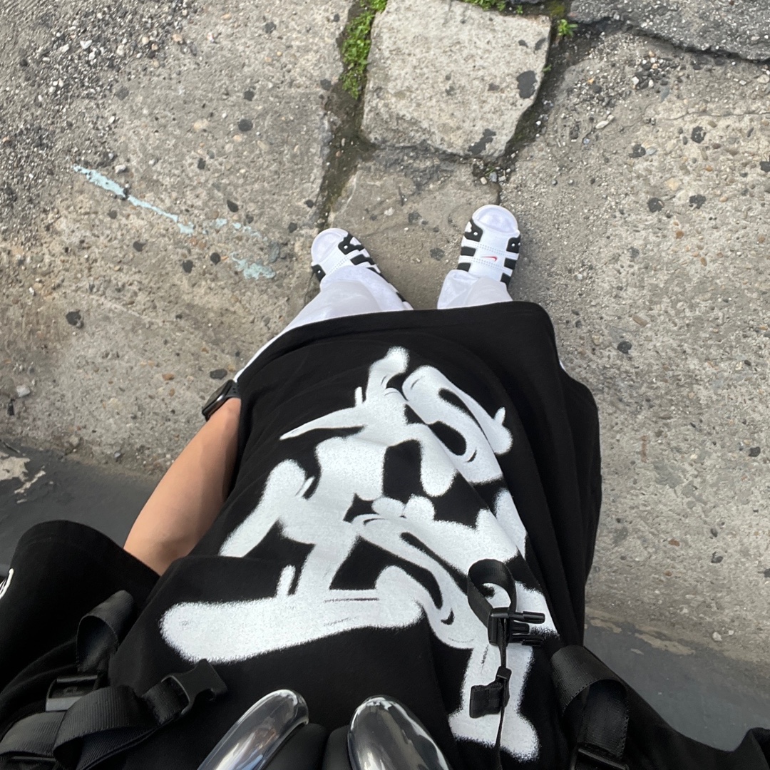 Nike Air More Uptempo Slide White Black, Apple AirPods Max Lightning Space Gray (Korean Ver.) 착용 스타일