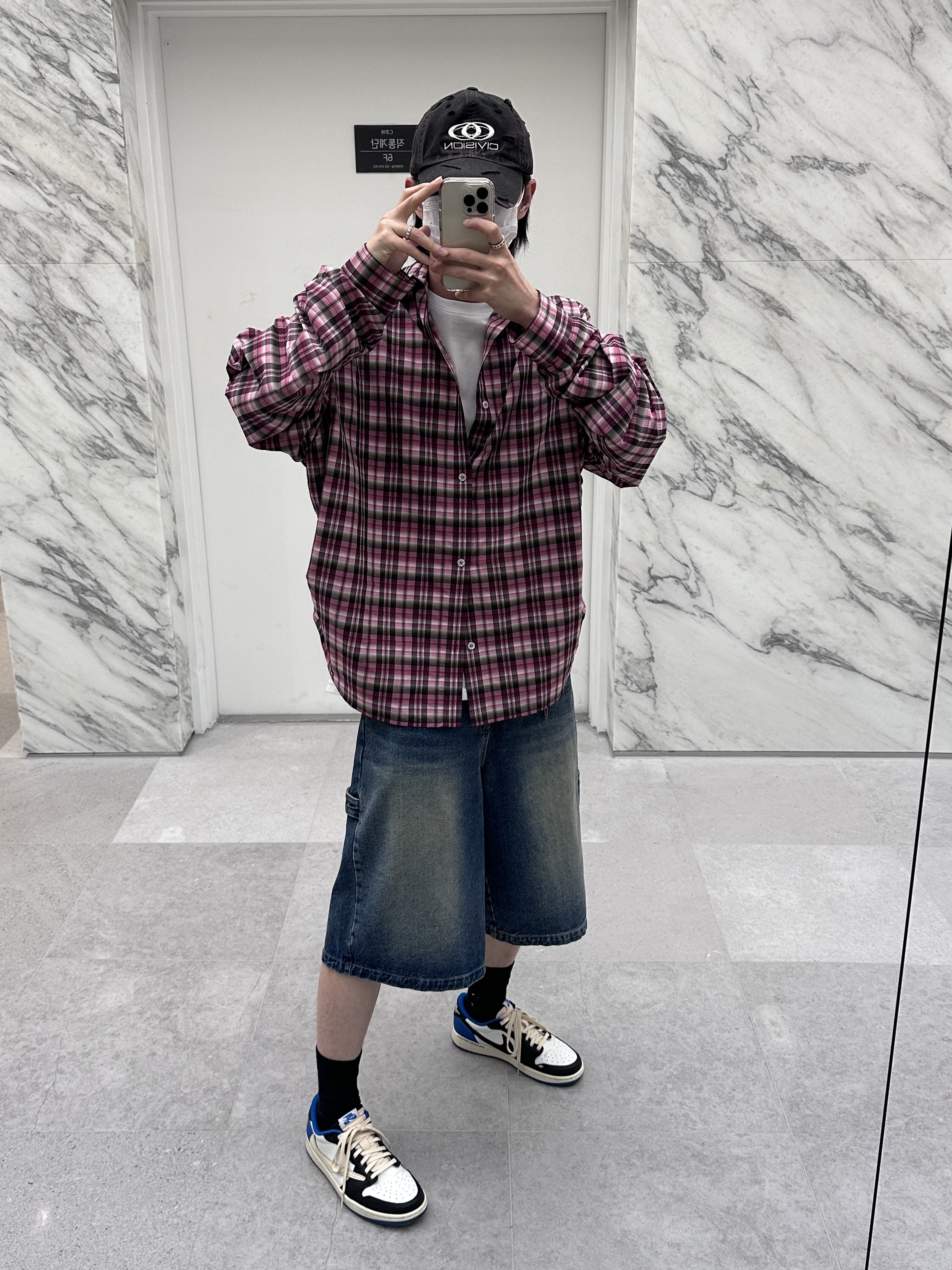 Nonnod Flexible String Check Shirts Pink, Jordan 1 x Travis Scott x Fragment Retro Low OG SP Military Blue 착용 스타일