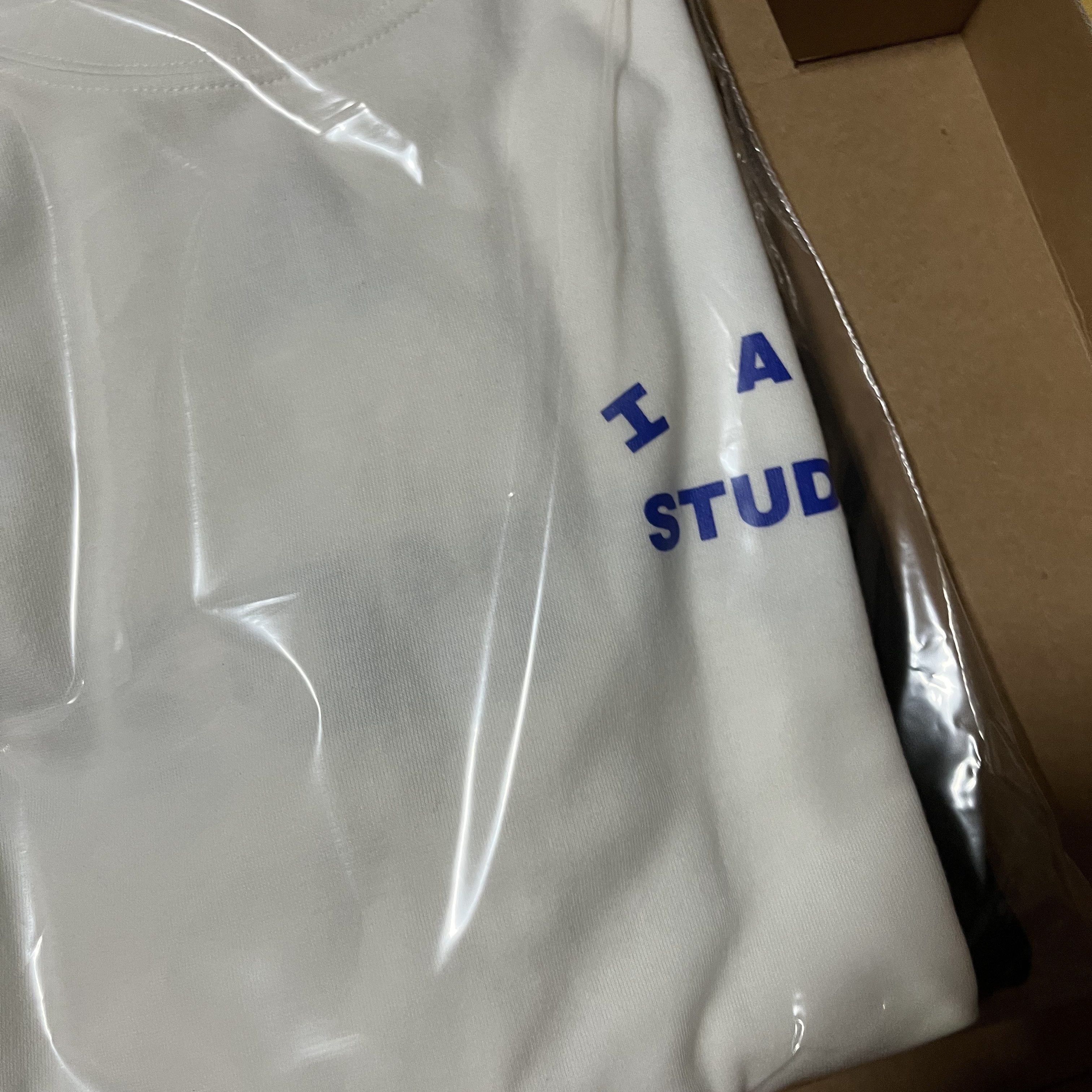 IAB Studio 10th Anniversary T-Shirts Pack White & Black (2 Pack) 착용 스타일 - 3