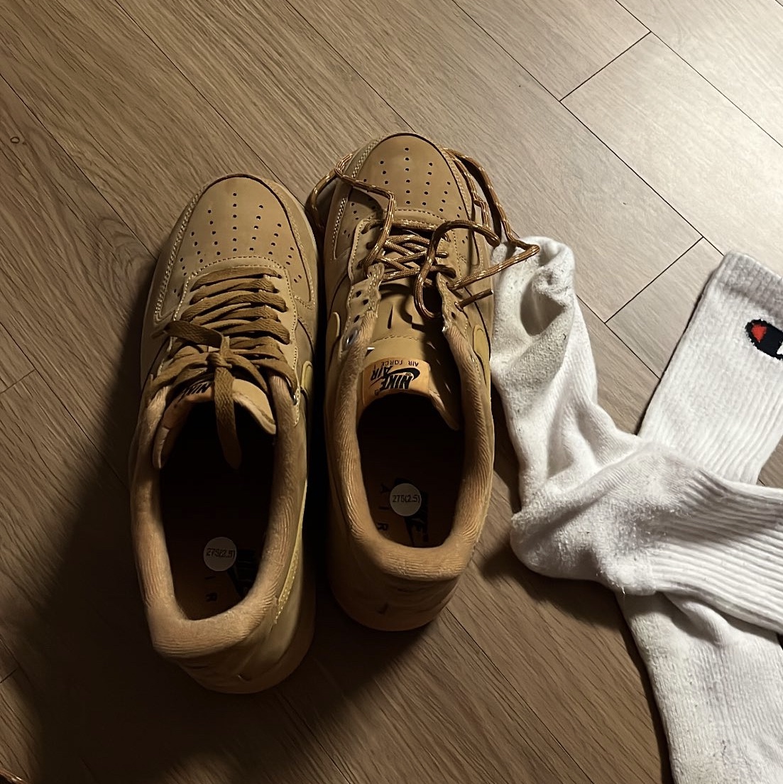 Nike Air Force 1 '07 WB Flax 착용 스타일