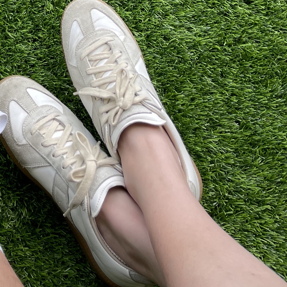 Maison Margiela Calfskin Replica Sneakers 착용 스타일