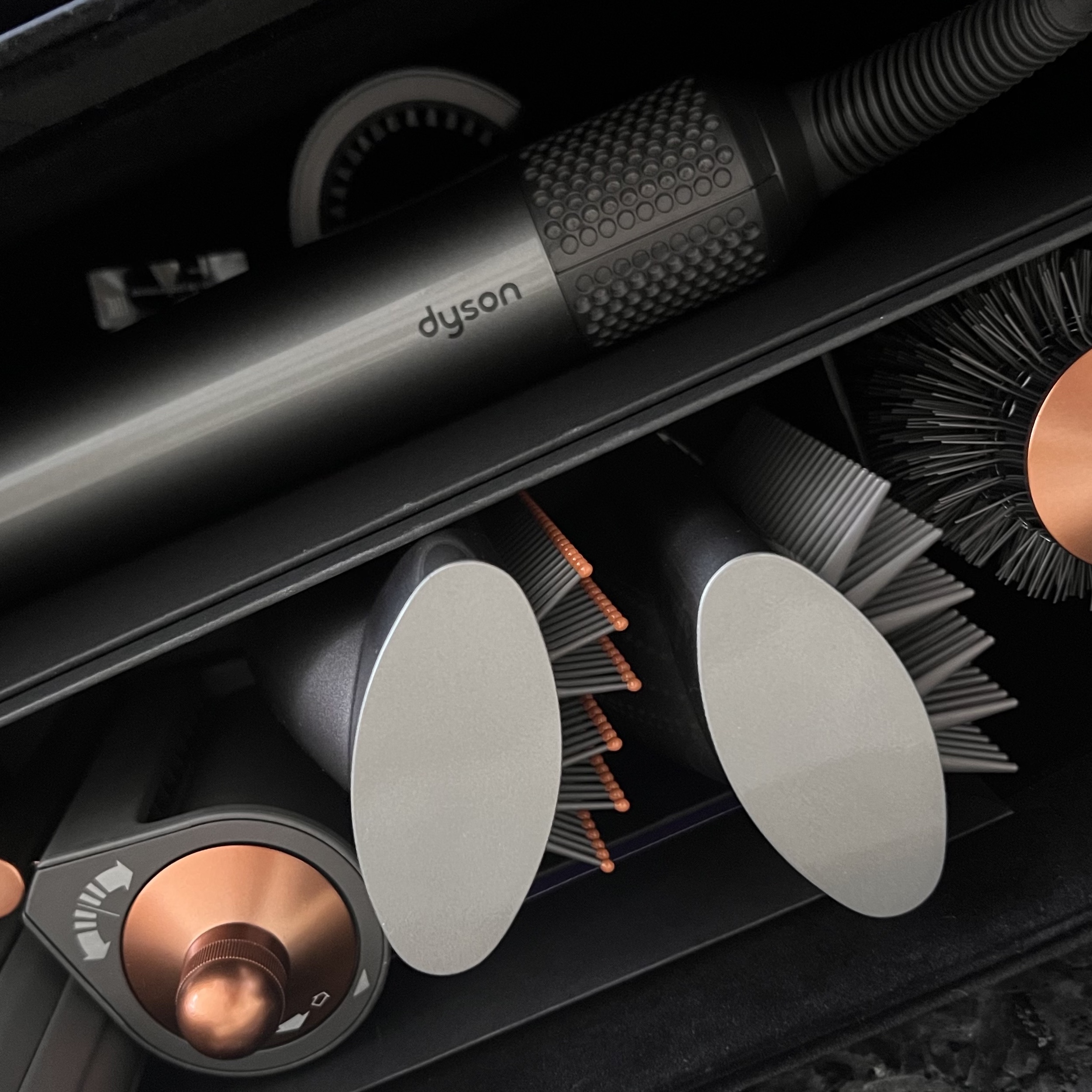 Dyson Airwrap Multi Styler Complete Long Nickel Copper (Korean Ver.) 착용 스타일