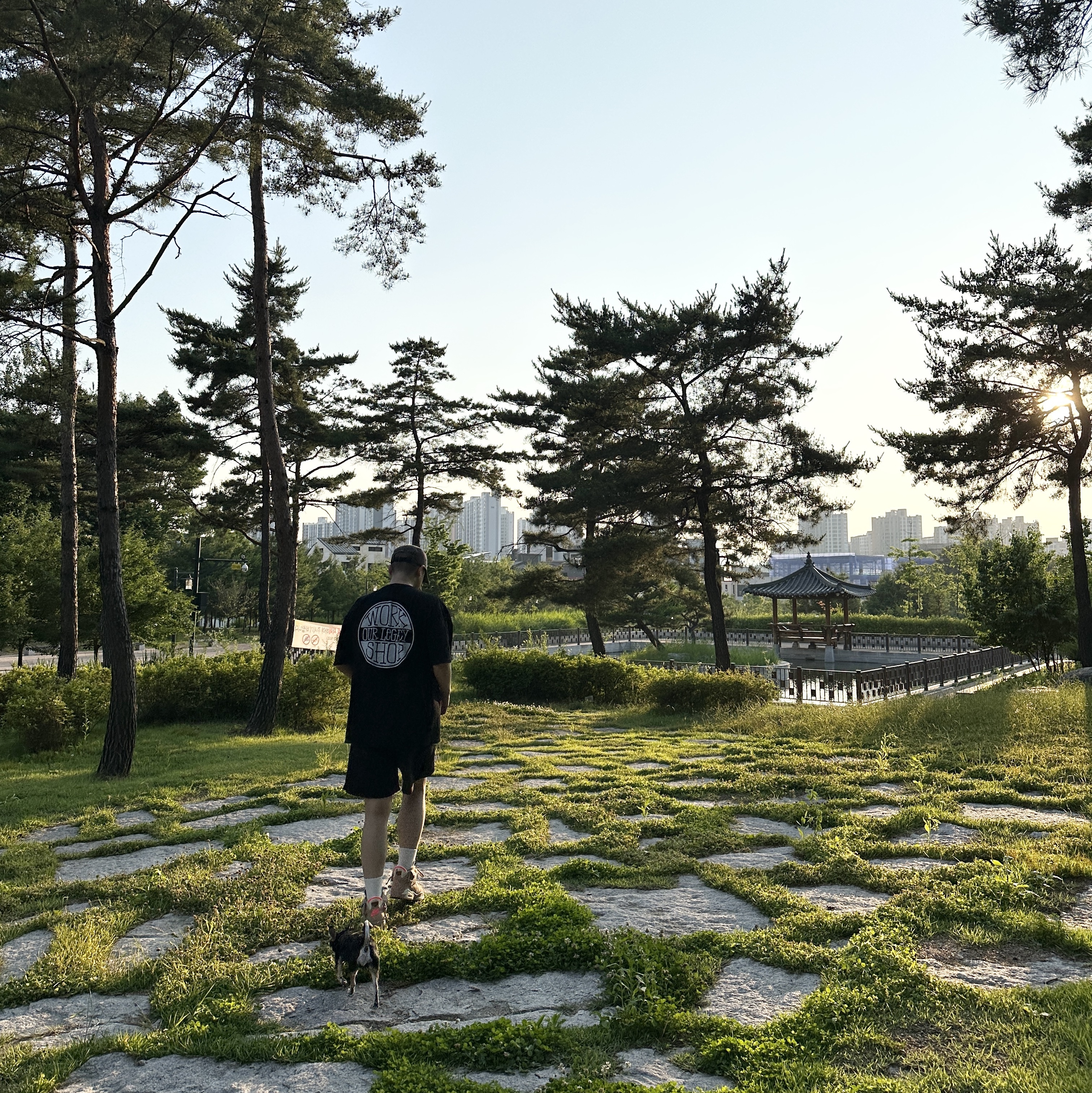 Stussy x Our Legacy Work Shop Dot Pigment Dyed T-Shirt Black, Supreme Denim Camp Cap Washed Black - 22FW 착용 스타일 - 1