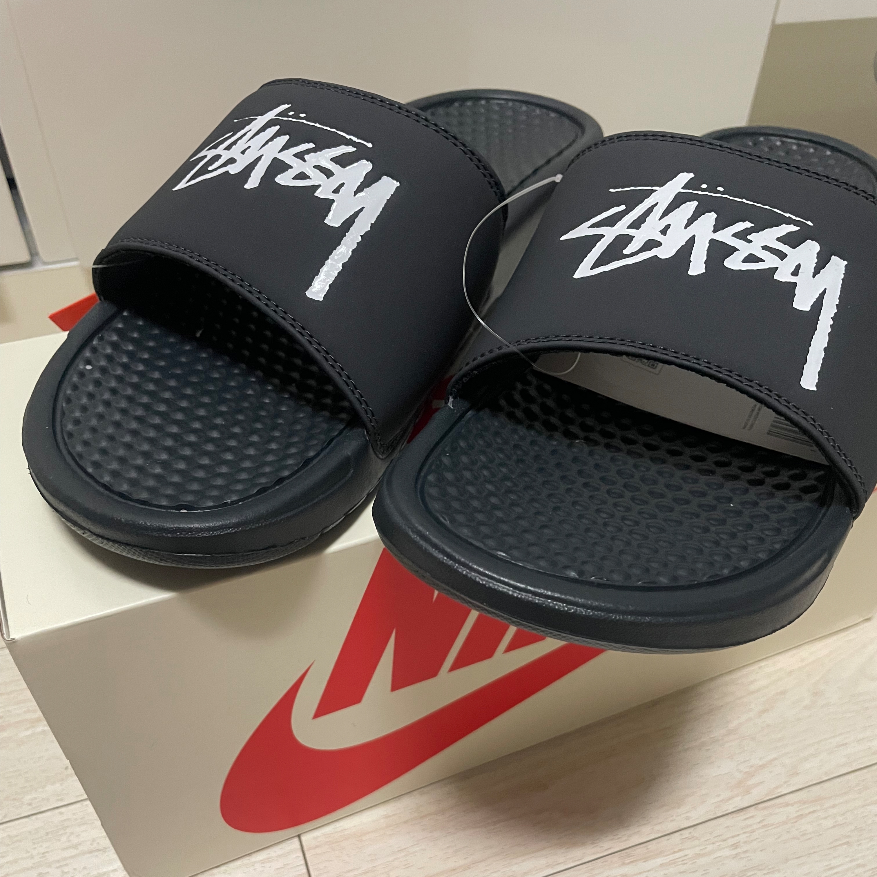 Nike x Stussy Benassi Slide Off Noir 착용 스타일 - 1