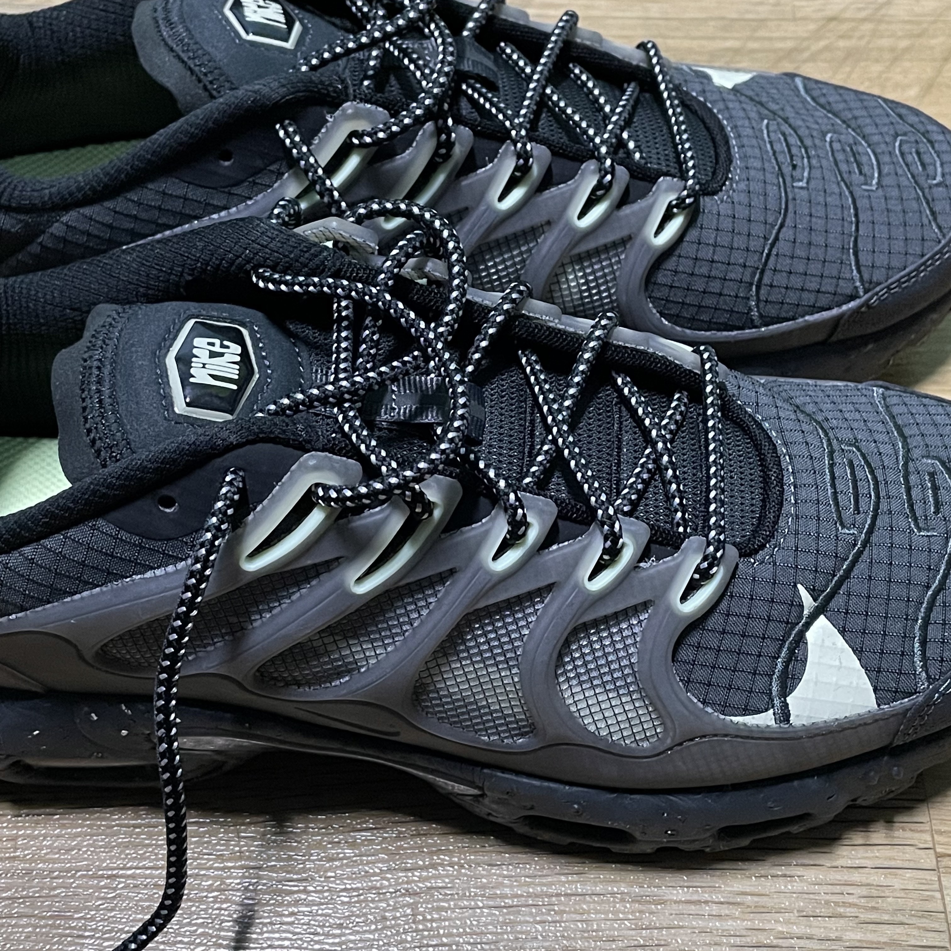 Nike Air Max Terrascape Plus Black and Lime 착용 스타일 - 3