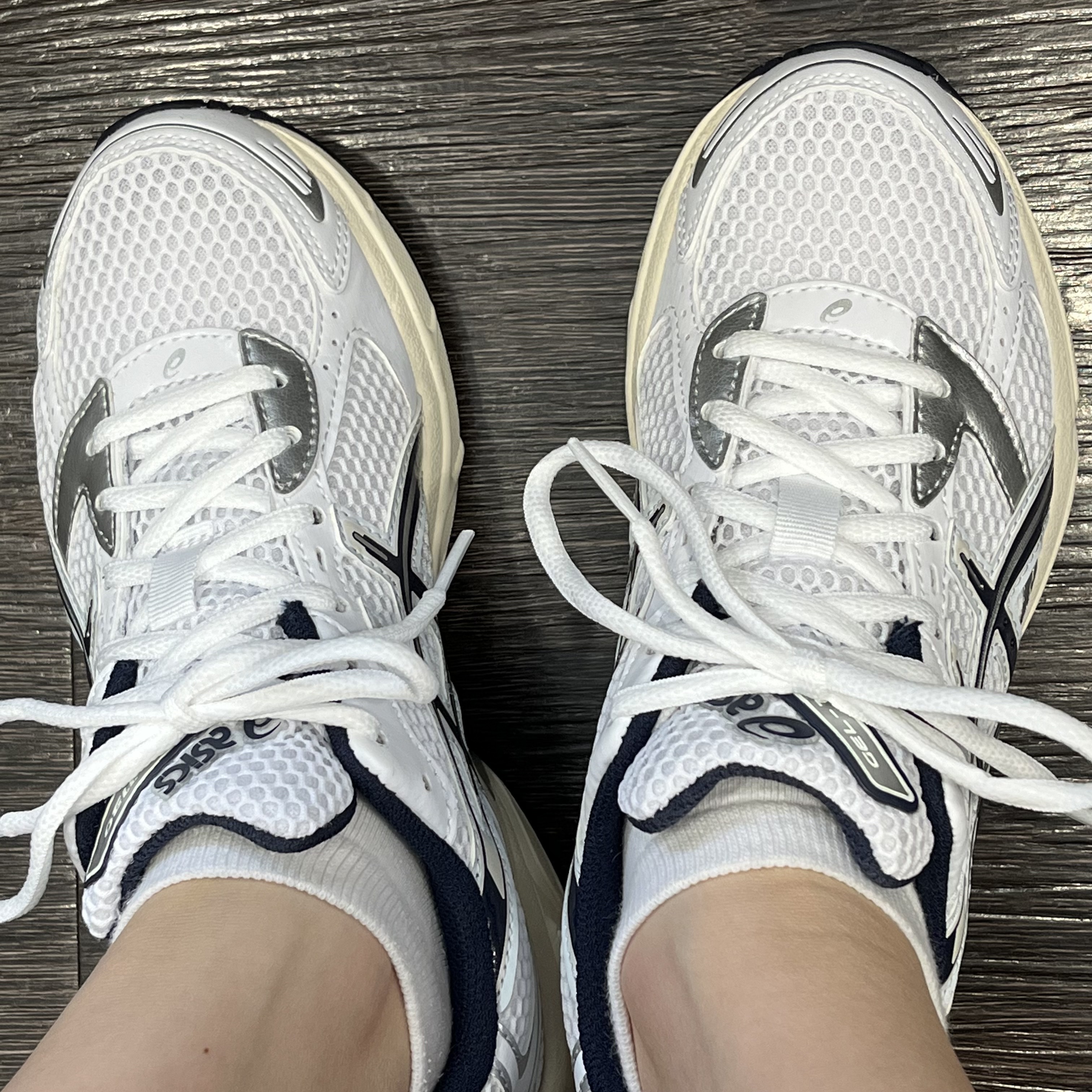 (W) Asics Gel-1130 White Midnight 착용 스타일 - 1