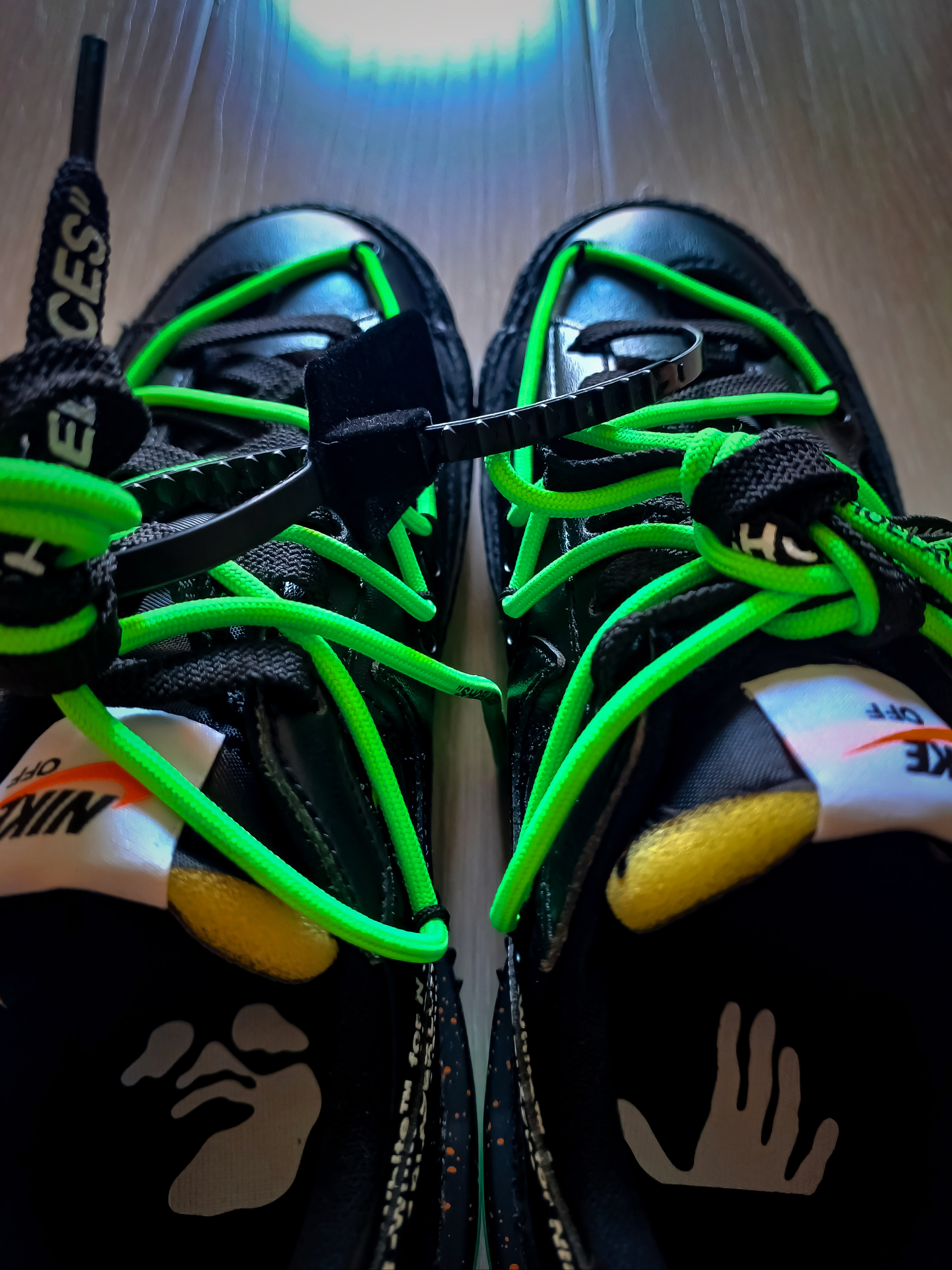 Nike x Off-White Blazer Low '77 Black and Electro Green 착용 스타일