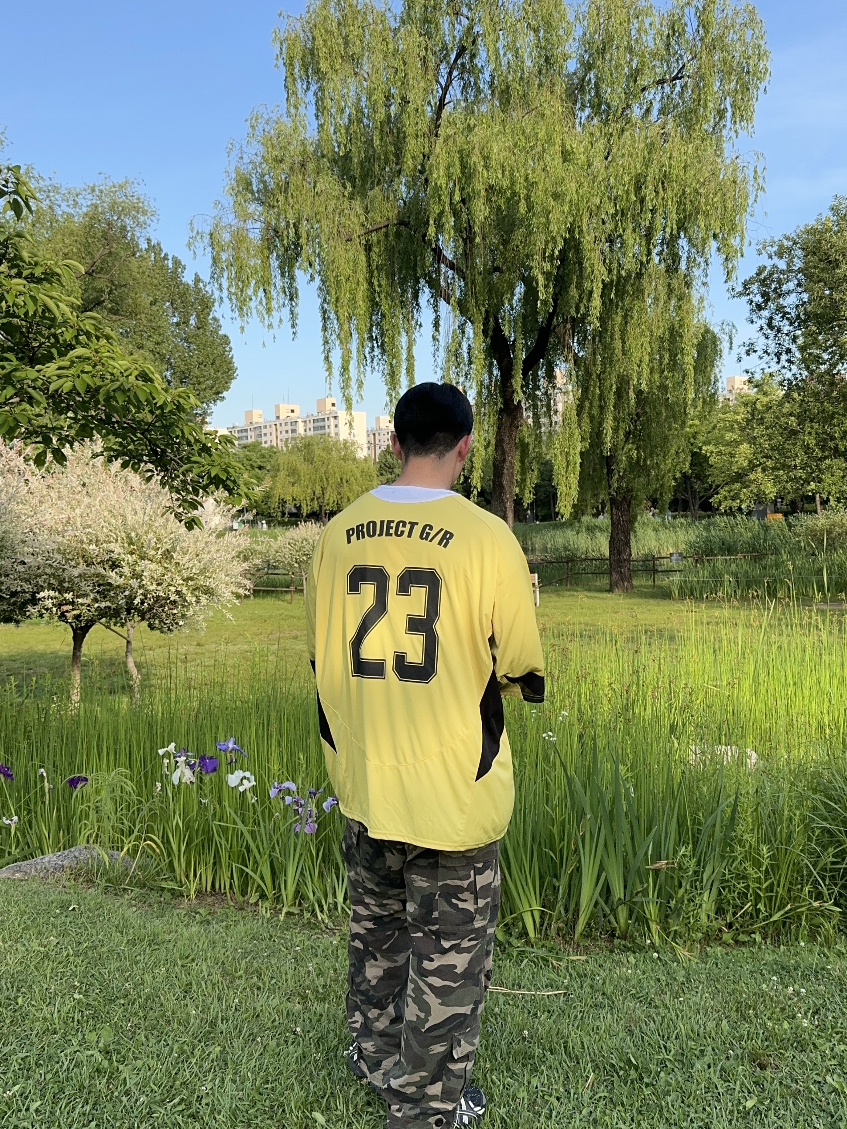 Project G/R Oversized Football Jersey Yellow, Project G/R Tactical Cargo Pants Camo 착용 스타일 - 3