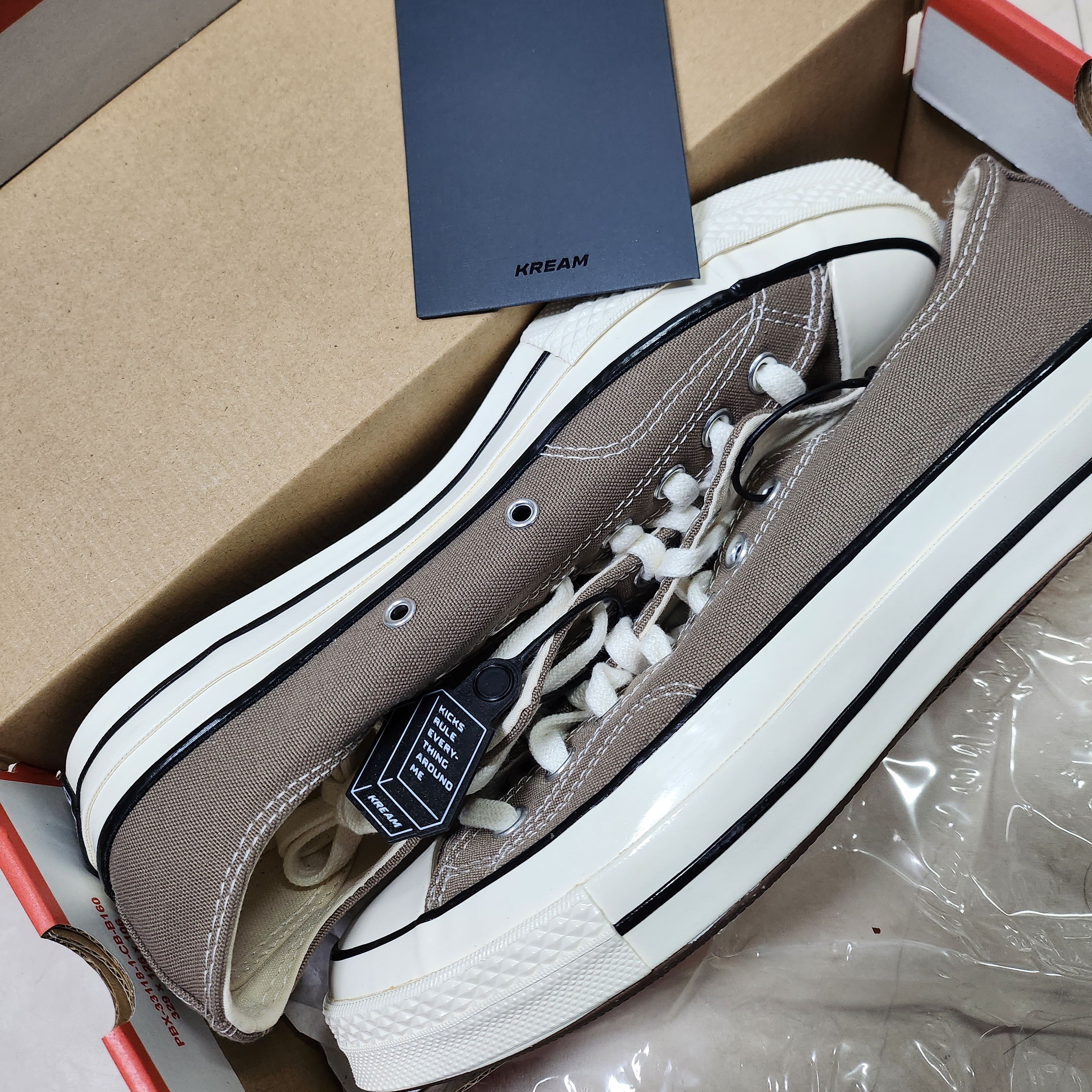 Converse Chuck 70 Ox Desert Cargo 착용 스타일