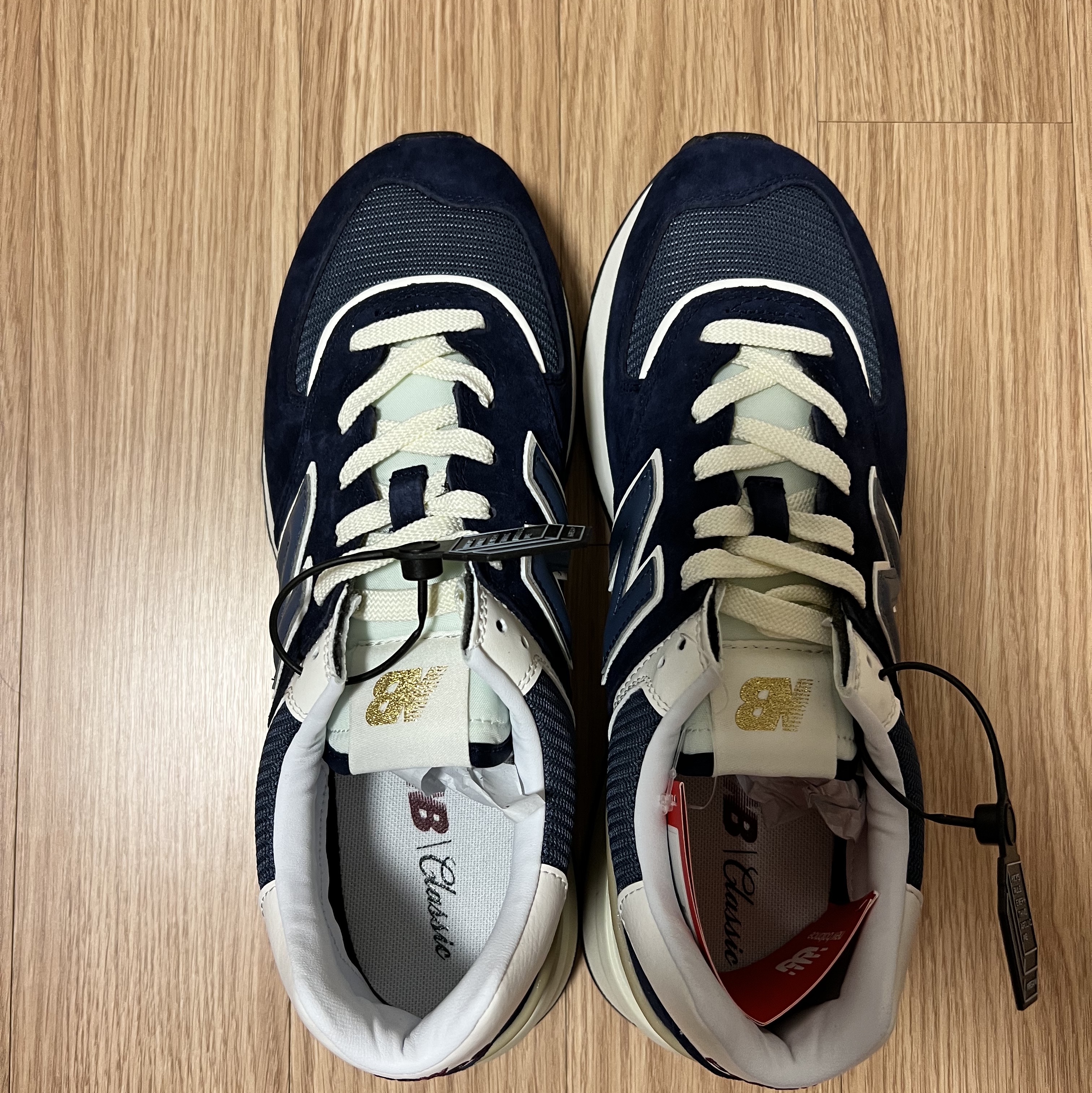 New Balance 574 Legacy Navy 착용 스타일 - 2