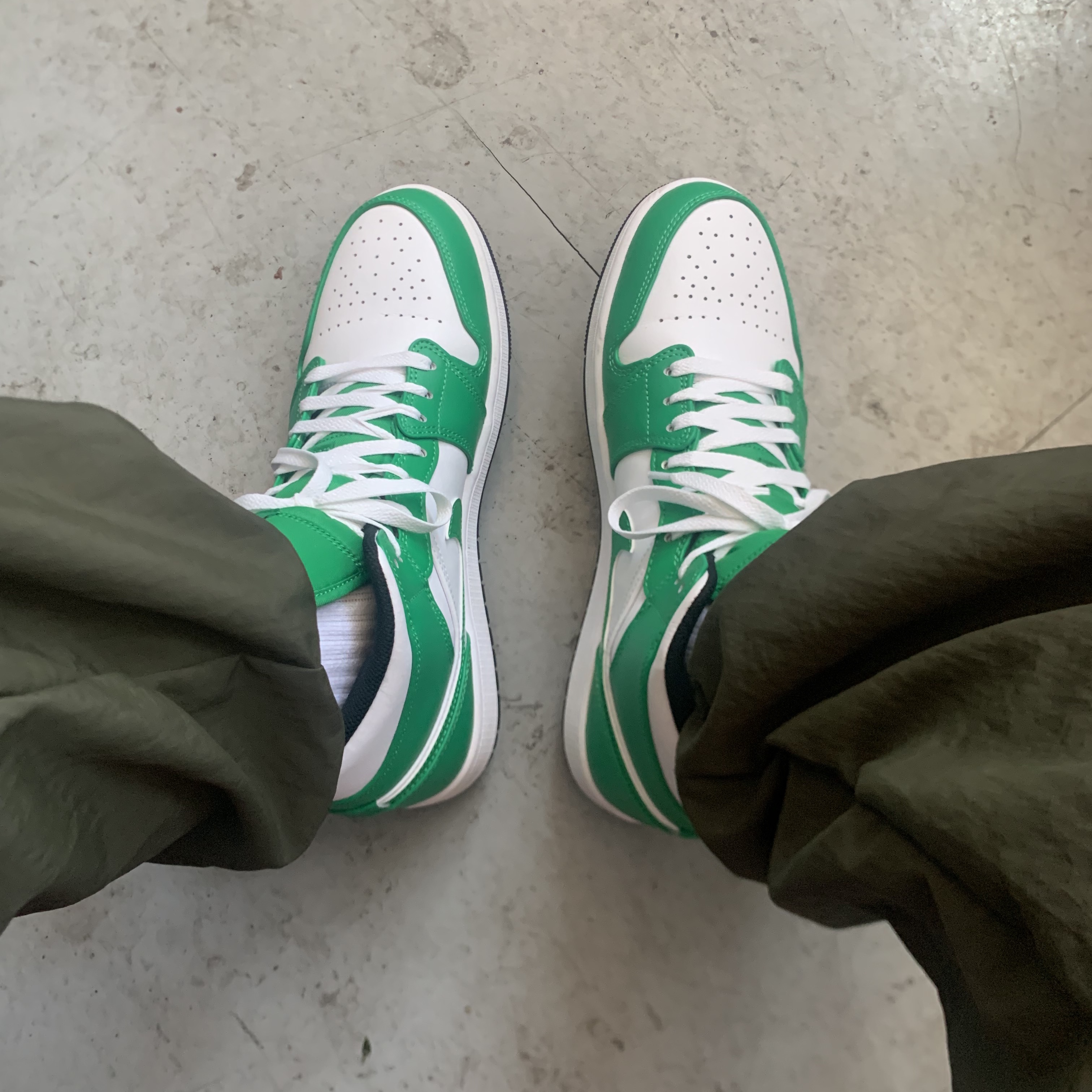 Jordan 1 Mid Lucky Green 착용 스타일