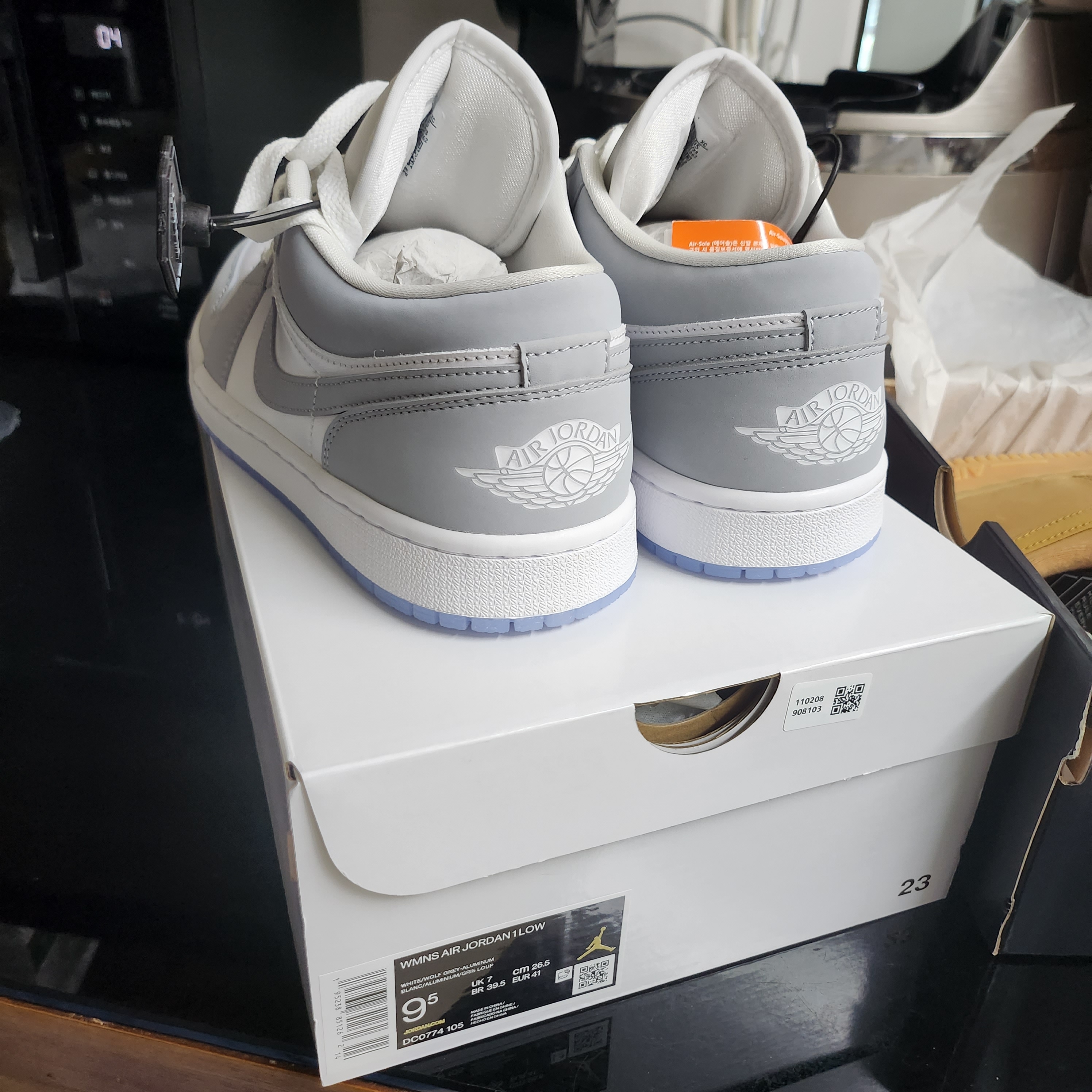 (W) Jordan 1 Low White Wolf Grey 착용 스타일 - 3