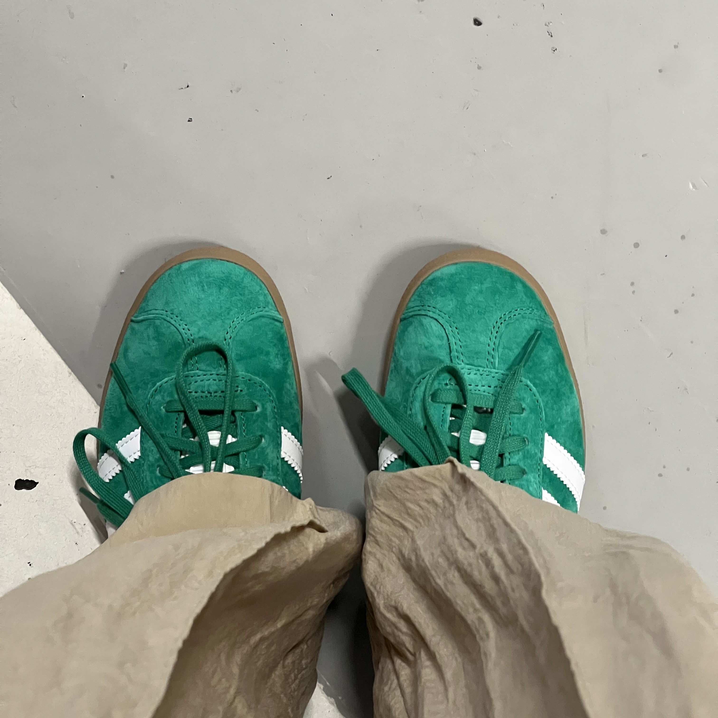 Adidas Gazelle Court Green Cloud White 착용 스타일
