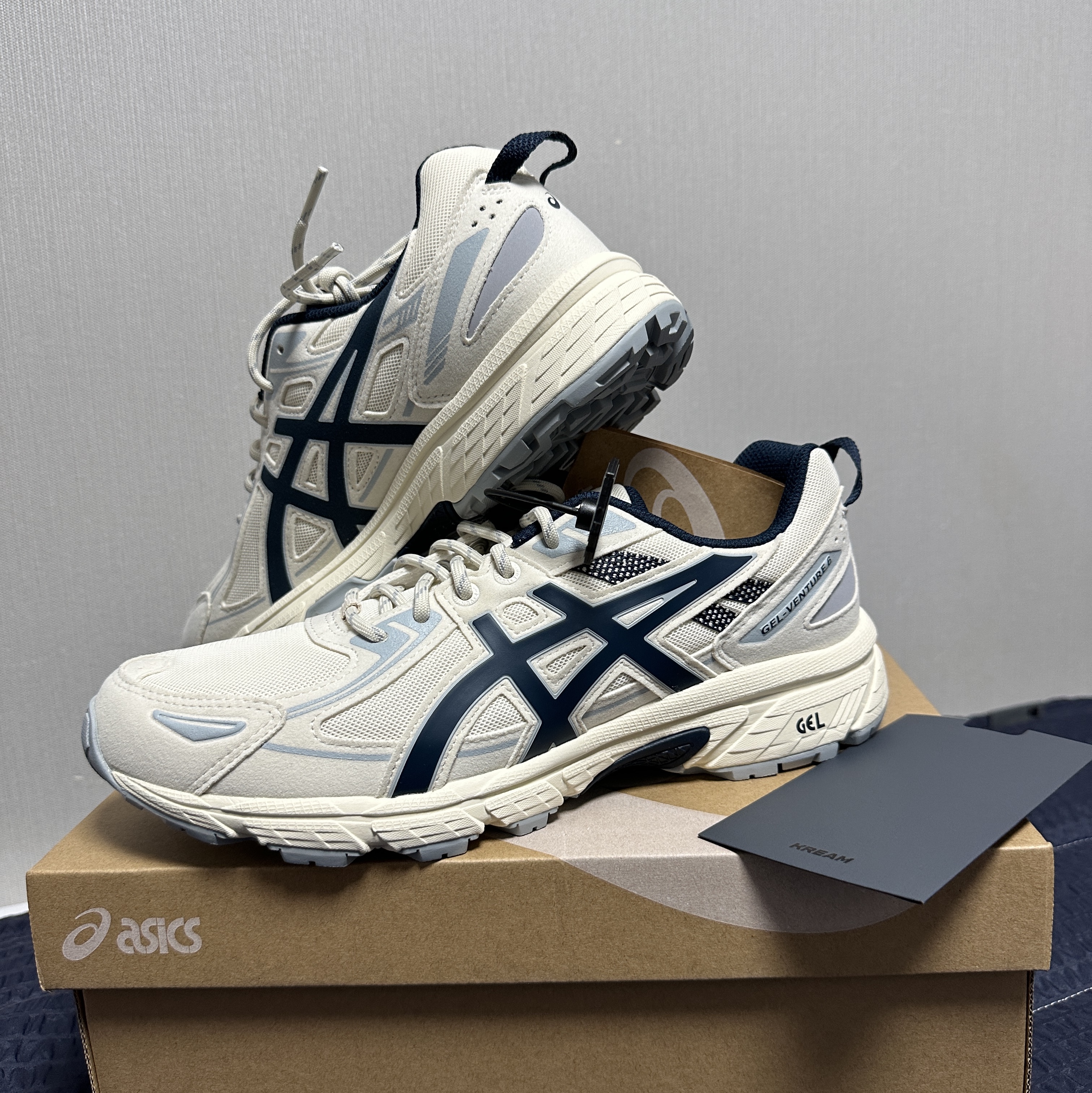 Asics Gel-Venture 6 SPS Birch French Blue 착용 스타일